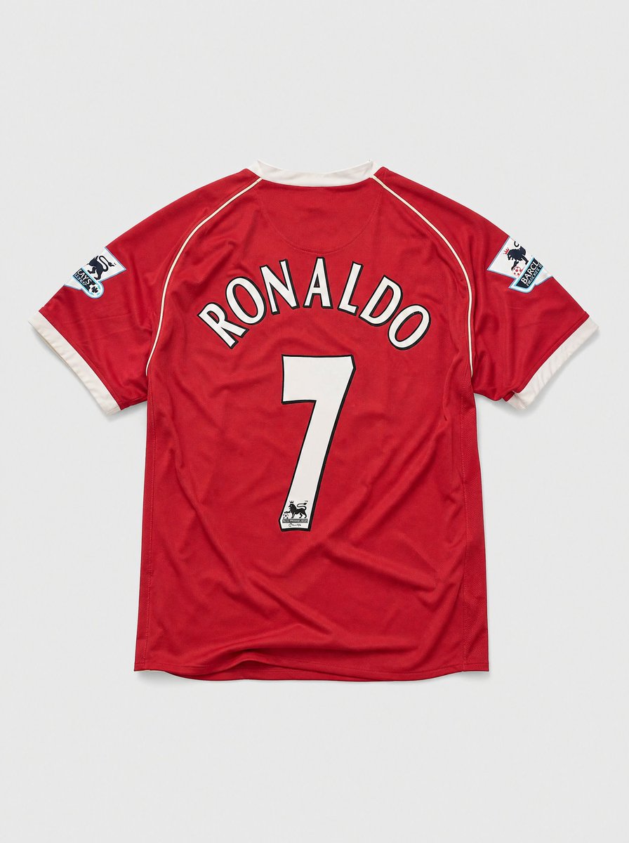 _PointDePenalty's tweet photo. Des maillots de CR7 quand il était à son PRIME (Real et Manchester United) à -10% avec le code PENALTY10 !

Lien https://t.co/6069a3FdBd https://t.co/TzXOjg9Ms1