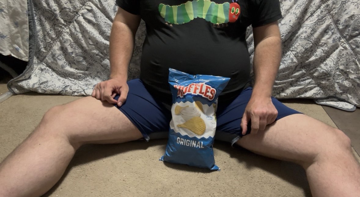 Grrthy's tweet photo. There will be less clothes and less chips by the time we’re through #belly #thicc #thiccthighs #bigguy https://t.co/BxYRNkngYd