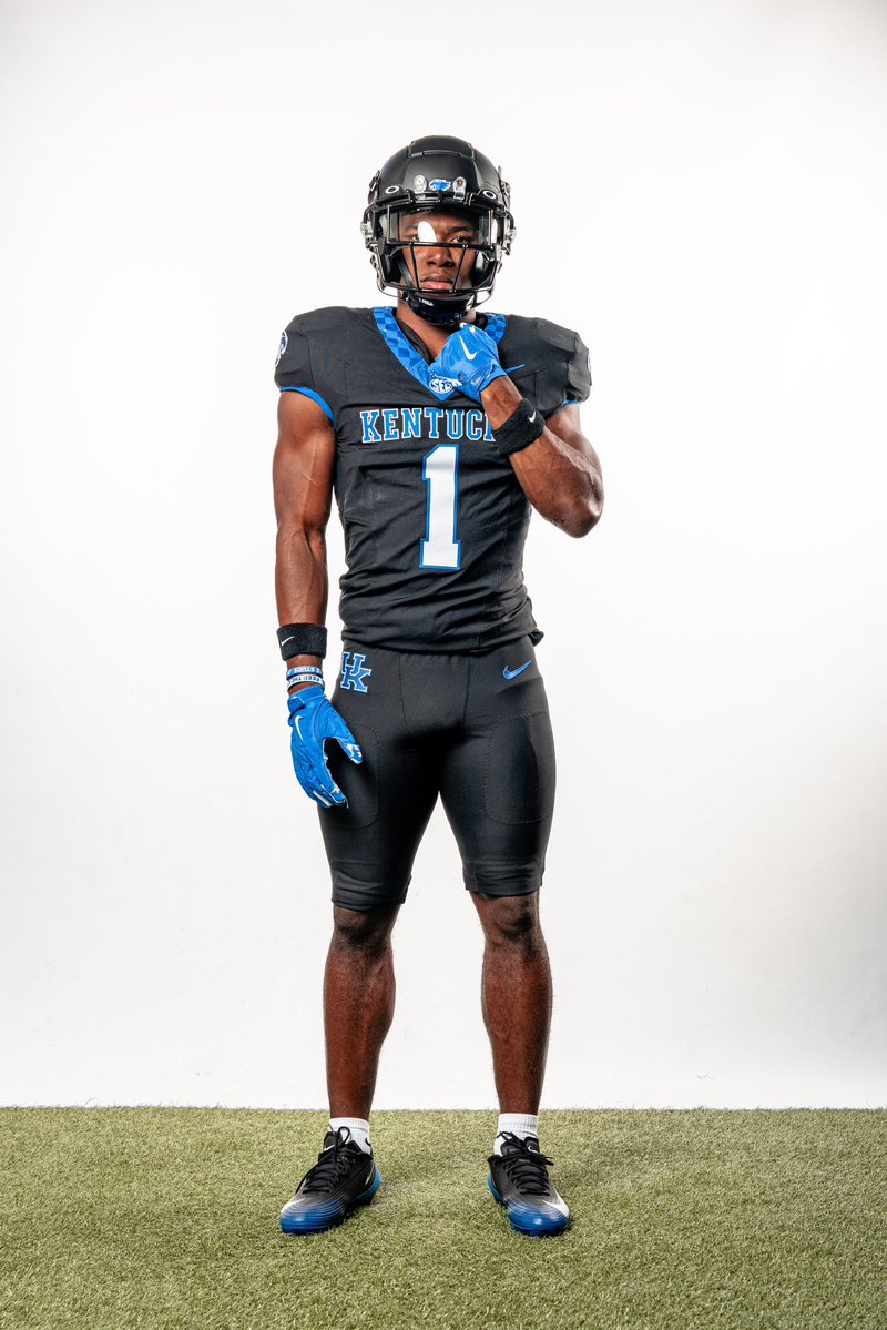 K_Gerald22's tweet photo. I’m already looking like an SEC back, I love this blue!! #BBN we ready 😼 @CoachJoeSloan @CoachWillStein https://t.co/7UHe4cWU1h