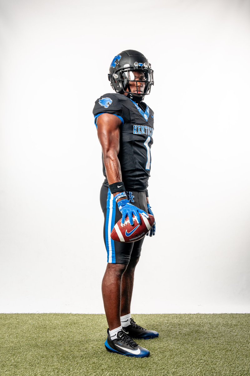 K_Gerald22's tweet photo. I’m already looking like an SEC back, I love this blue!! #BBN we ready 😼 @CoachJoeSloan @CoachWillStein https://t.co/7UHe4cWU1h