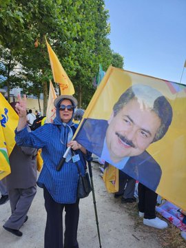 simasepehri95's tweet photo. عشق، صفا و صمیمیتی که در چهرهٔ تک‌تک اشرفی‌ها و اشرف‌نشان‌ها موج می‌زند را با هیچ چیز دیگری در این دنیا عوض نمی‌کنم.

این‌ها ارزشمندترین سرمایه‌های روی زمین هستند.

فدای صفای وجود تک‌تکتان که این‌قدر عزیز و دوست‌داشتنی هستید. 💖💖💖💯💯 https://t.co/6fKKyi9ejJ