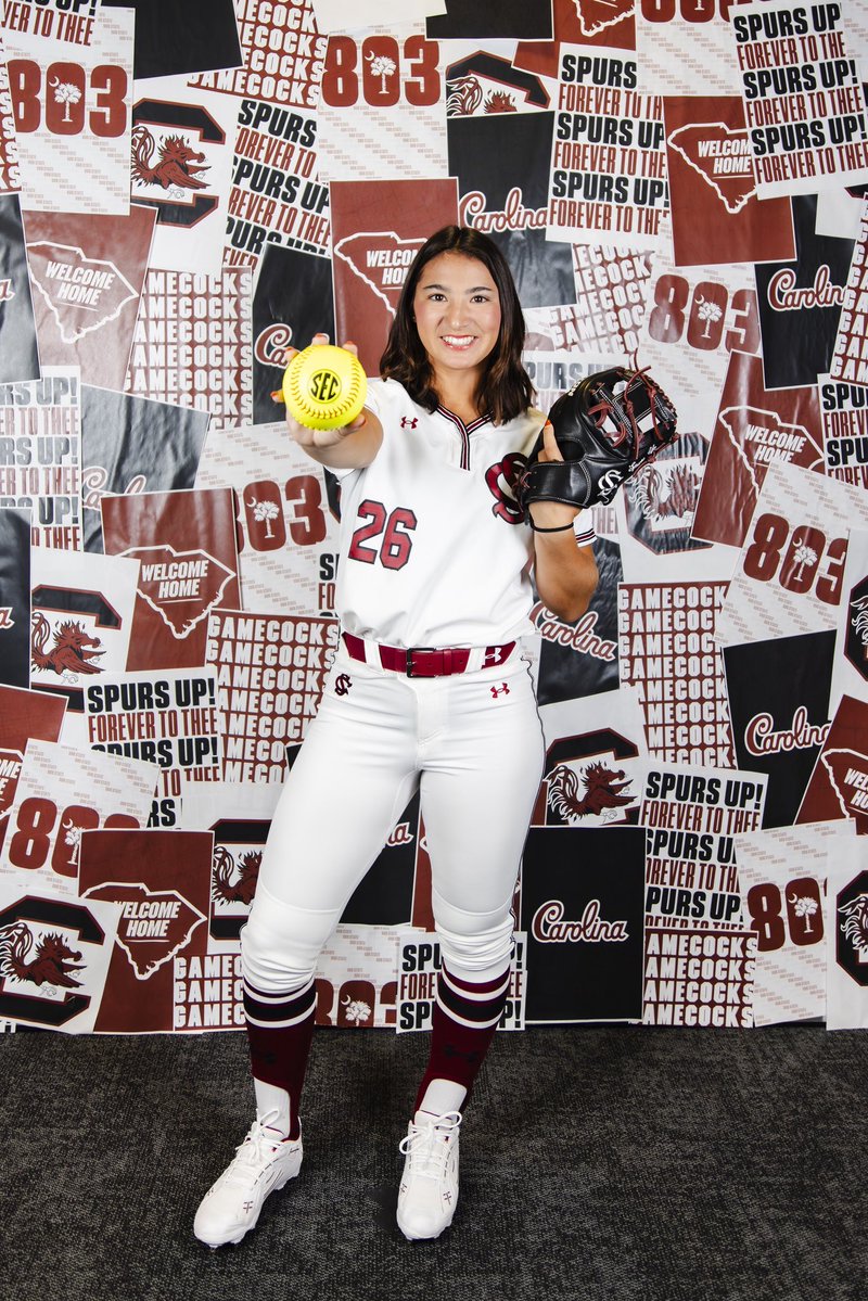 BradyVernon's tweet photo. Gold Glove outfielder Bella Foran has committed to South Carolina 

https://t.co/Ku7eshLETQ https://t.co/KsZjEWTh6b