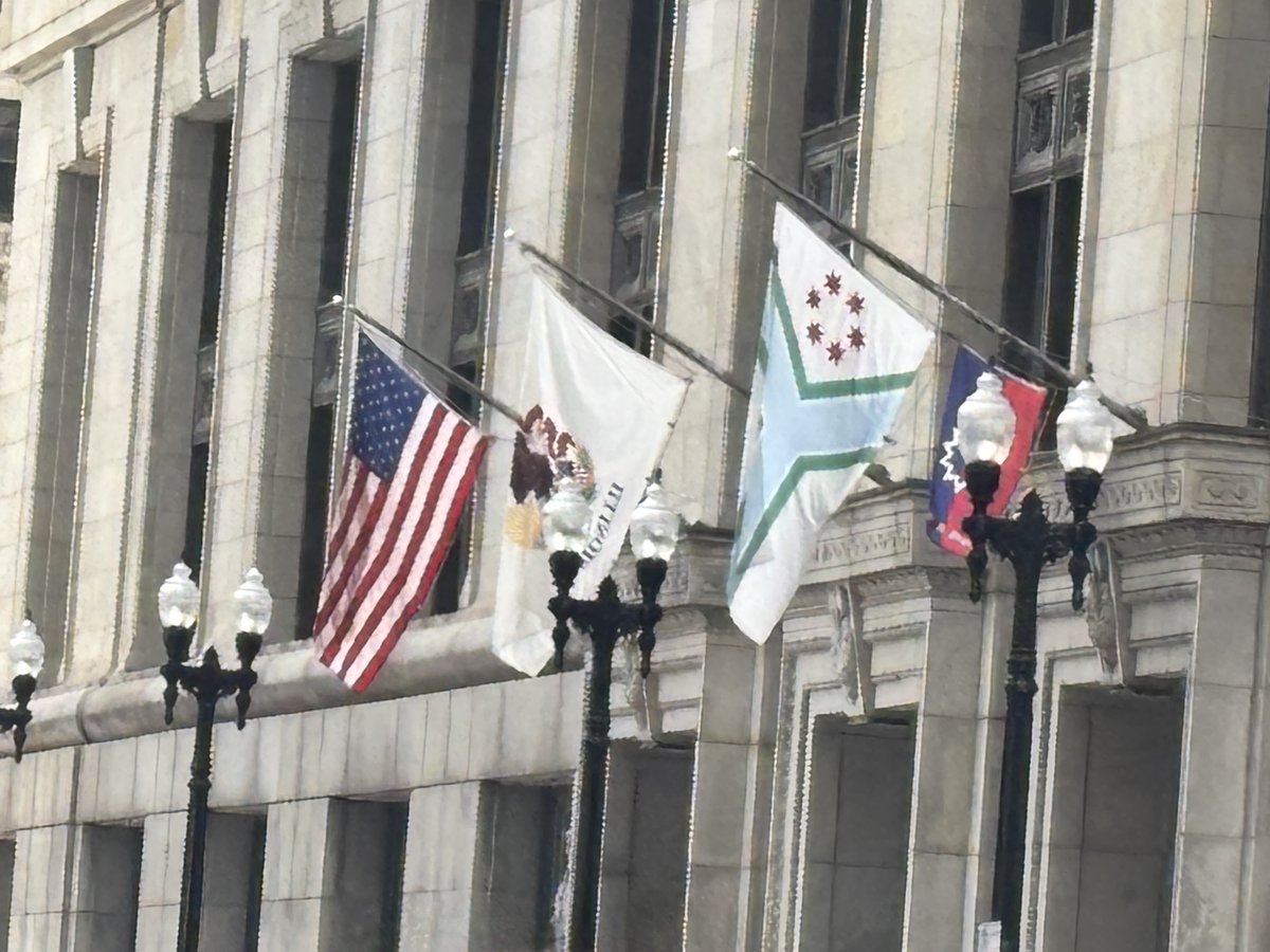 LandonExists's tweet photo. went to chicago for a week it was great also i just graduated high school https://t.co/wivkavusB4