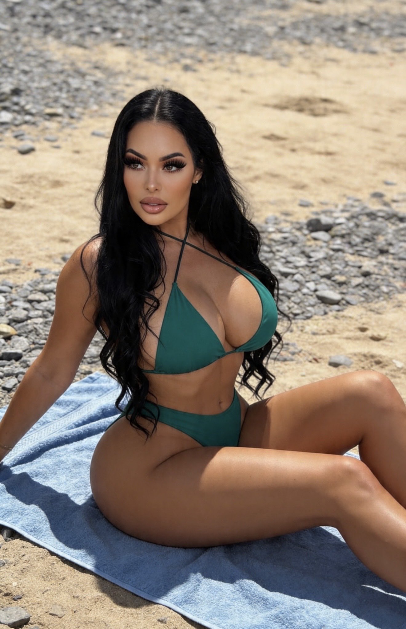 beach bum 🌊💙 https://t.co/bLapDQTtwC
