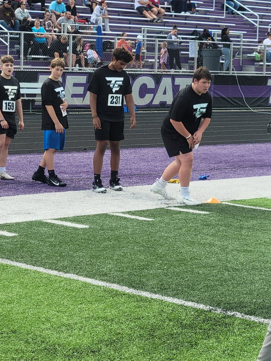 AndreGoodwell's tweet photo. SOUTH SIDE FOOTBALL #NODAYSOFF! #THEGRINDCONTINUES! #SSFAM! https://t.co/WZO3rX32AA