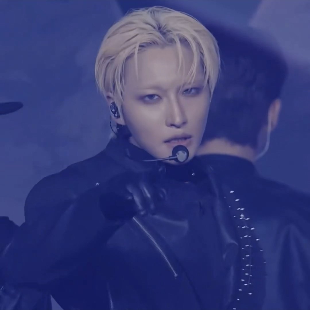 JONGHO_DIARYY's tweet photo. ˚🍀✩- DIOS LANZAME EN COREAAA 
Op quién estuvo en la grabación de BAD (inkigayo) agrego que Seonghwa dijo que una vez que todos escucharan la canción se entendería de inmediato el porque se tiño el pelo rubio y op agrego +
@ATEEZofficial #ATEEZ #에이티즈 #SEONGHWA #성화 https://t.co/2JJ5j4EWMS