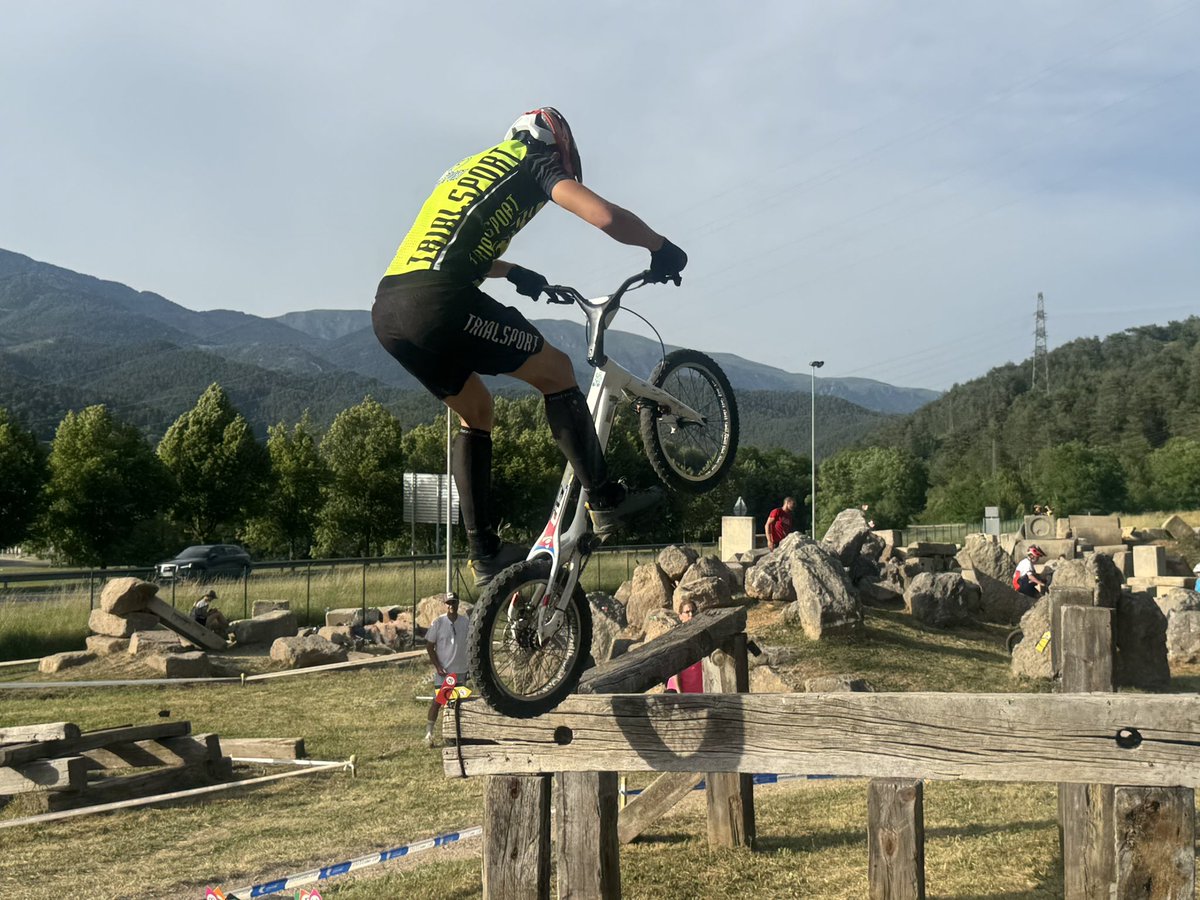 Aj_Ripoll's tweet photo. 🚲 Avui, #Ripoll ha acollit la 2a prova de la Copa Catalana de Trial a l’Avellaneda.

🥇 Els esportistes del Centre de Tecnificació Esportiva del Ripollès, Alba Riera i Eloi Palau, s’han proclamat campions en les categories elit femenina i elit masculina, respectivament. https://t.co/xldM7aOFl3