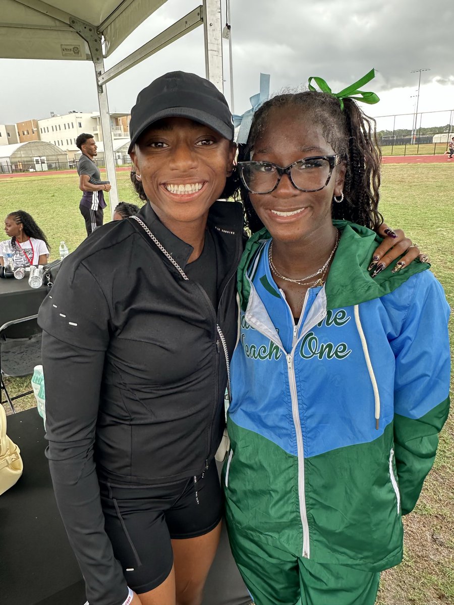 MakaylaMck2027's tweet photo. Although meet day didnβt go as planned, it was still a great experience. I got to meet some great Olympians and World Champions. #StarAthleticSprintSeries #BackToTheGrind #TrackLife https://t.co/reWo7vu9Dp