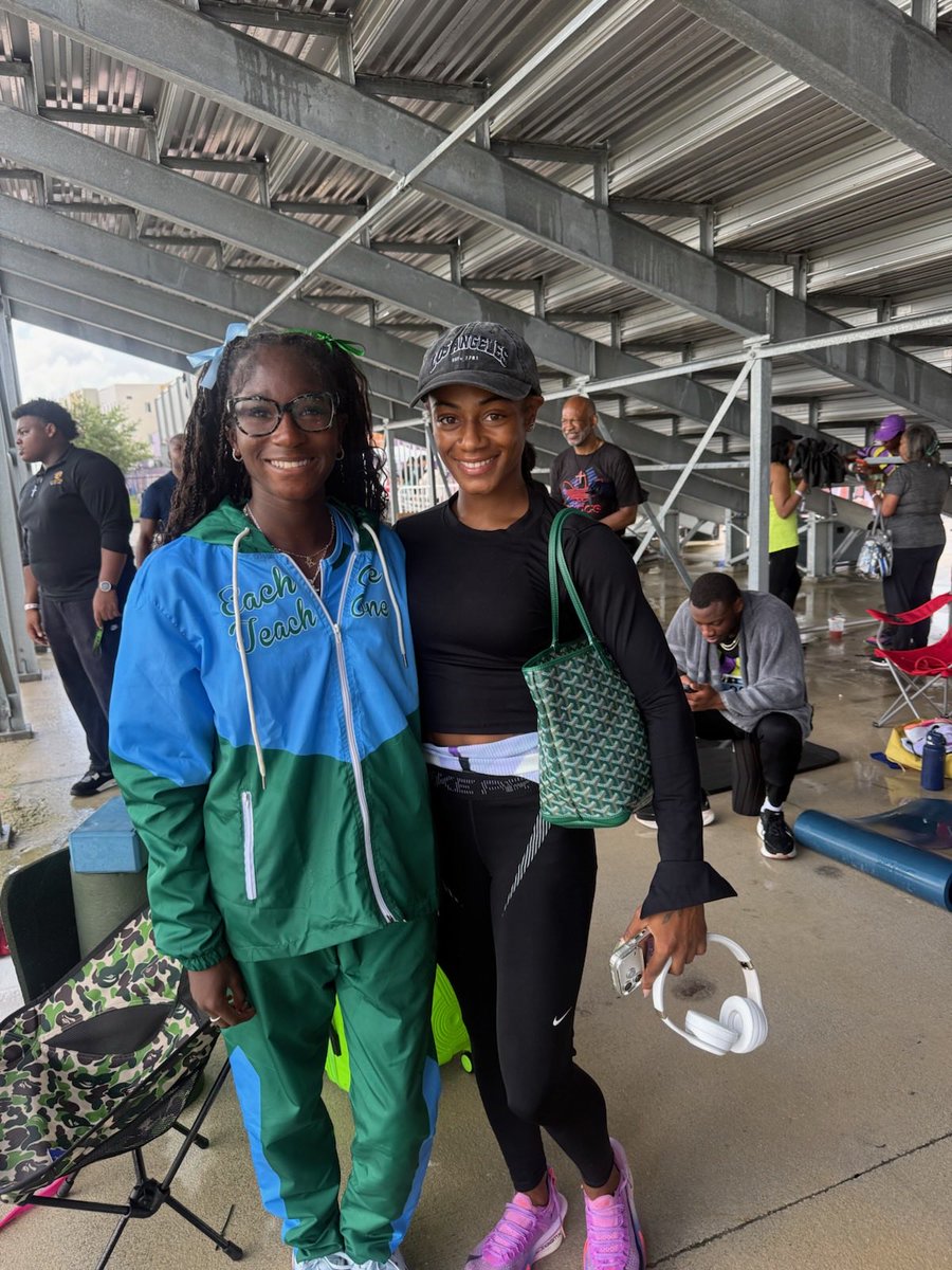 MakaylaMck2027's tweet photo. Although meet day didnβt go as planned, it was still a great experience. I got to meet some great Olympians and World Champions. #StarAthleticSprintSeries #BackToTheGrind #TrackLife https://t.co/reWo7vu9Dp