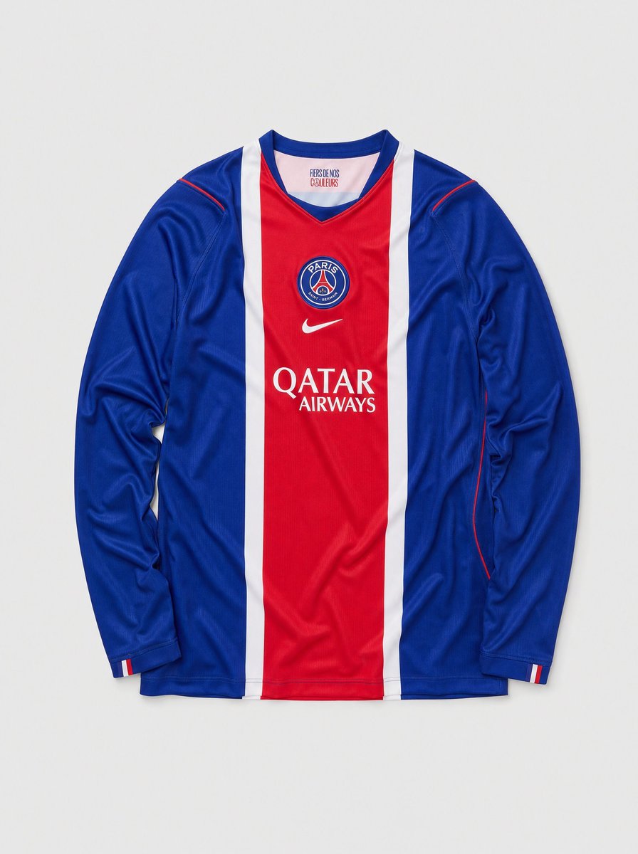 _PointDePenalty's tweet photo. Le nouveau maillot domicile du PSG déjà en promo avec le pack 2 étoiles dispo 🤝

Lien (88€ code PDP20) https://t.co/V5l0N1ZcX4 https://t.co/QO5FtF0ag9