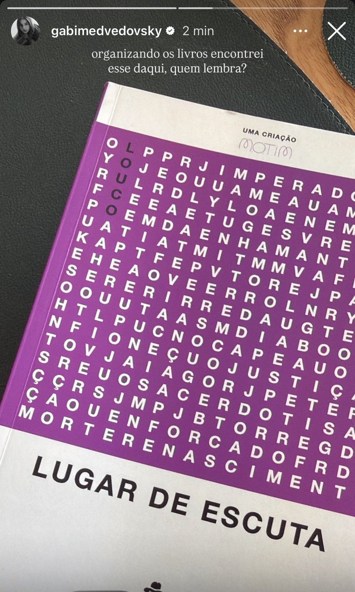 vmrkives's tweet photo. o livro que a gabi ajudou a escrever do movimento de teatro feminista que ela fazia parte 🥹🤏🏻 https://t.co/4UpqDHQgB6