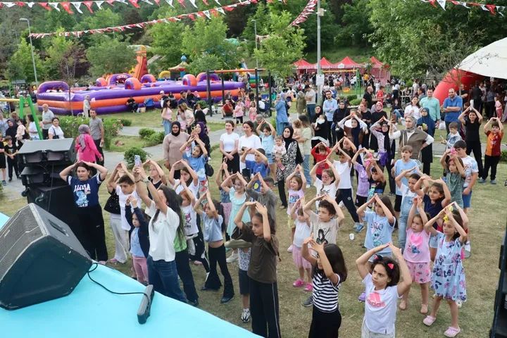 ak_termal's tweet photo. Termal Kadın Kolları olarak, 7. Geleneksel Termal Belediyesi Çocuk Şenliğine katılım sağladık. 
Şenliğine emeği geçen herkese teşekkür ederiz. https://t.co/3tm63Bov1n