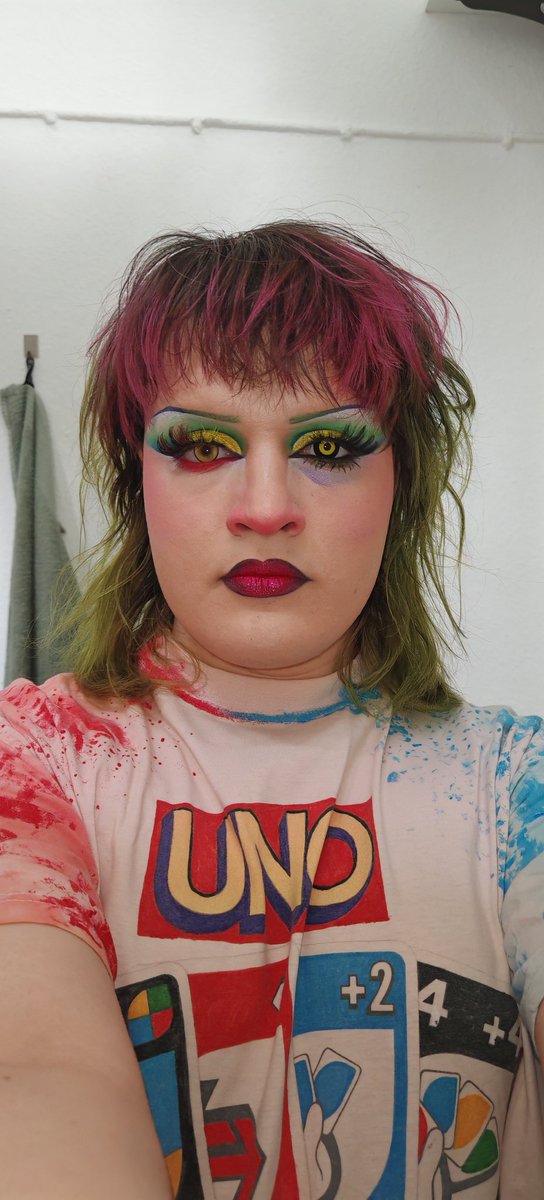 einbaermusic's tweet photo. some of my mugs this month.
i am wearing the FUCK out of my red essence glitterflip lisptick! https://t.co/gYTFIbvR8m