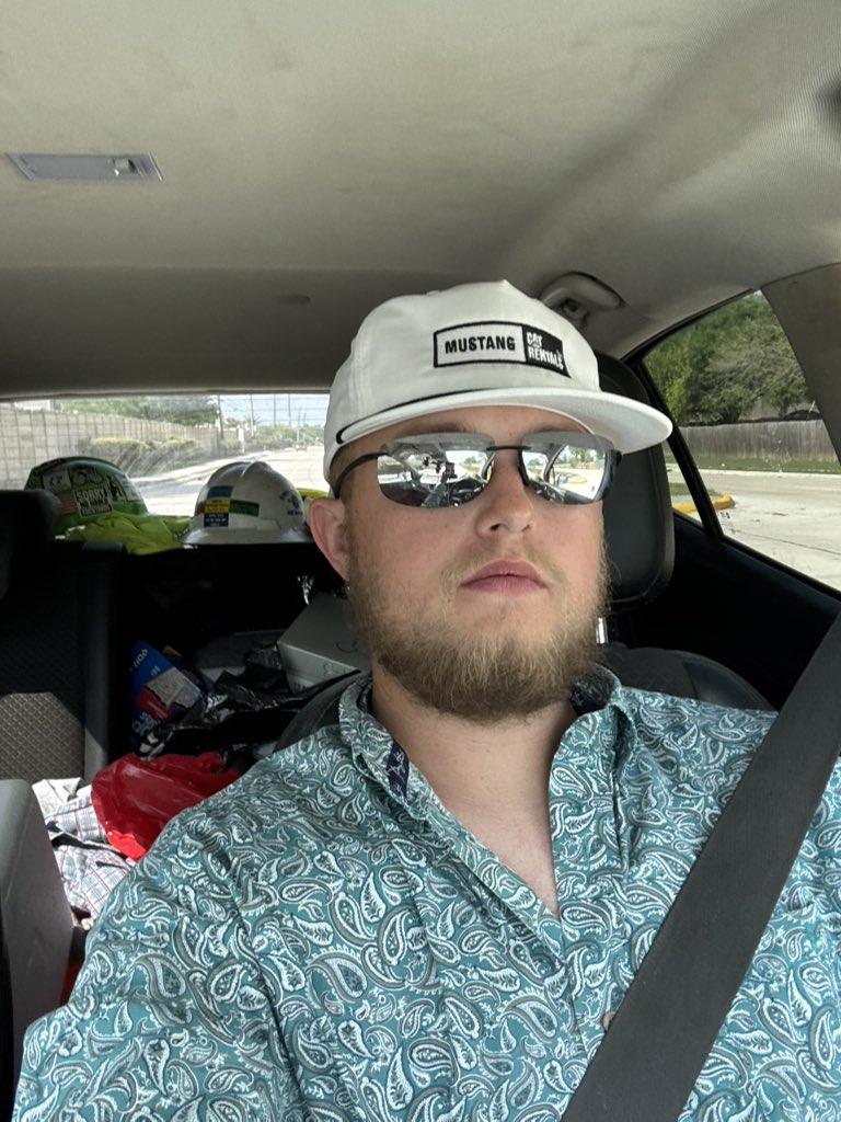 trav36187's tweet photo. Hey Hru yall someone claim me plz #single https://t.co/0Q6h5xthjn