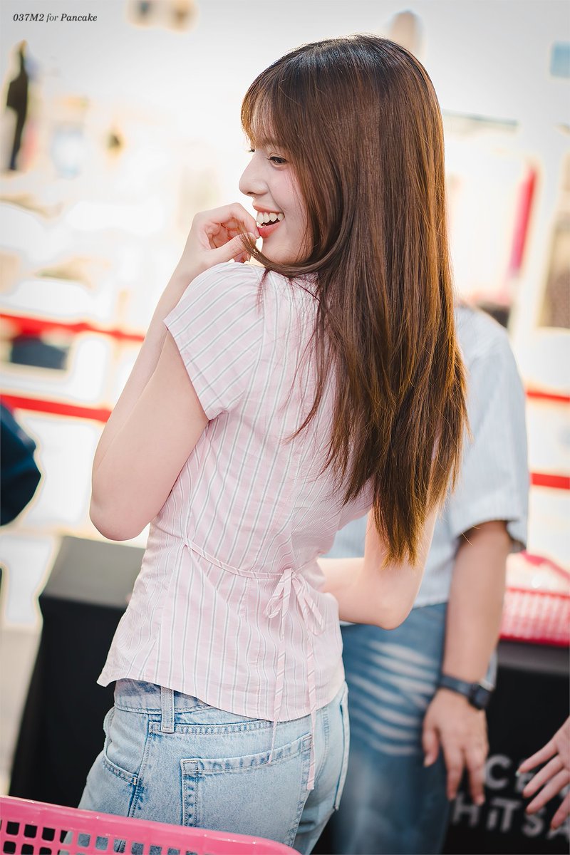 037_m2's tweet photo. 𝐌𝐲 𝐀𝐩𝐨𝐥𝐨𝐠𝐢𝐳𝐞 ❤ (4)

[260620] Pancake BNK48 @ BNK48 6th Album “Ponytail to Shushu” Roadshow, Central Phitsanulok.
#PancakeBNK48
#BNK48
#037M2 https://t.co/rK1MgglRas
