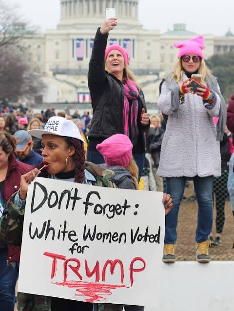 Flowi133186's tweet photo. @DerekPederson3 👀👀💅🏿💅🏿💅🏿☕☕☕ https://t.co/un5xaaqRk7