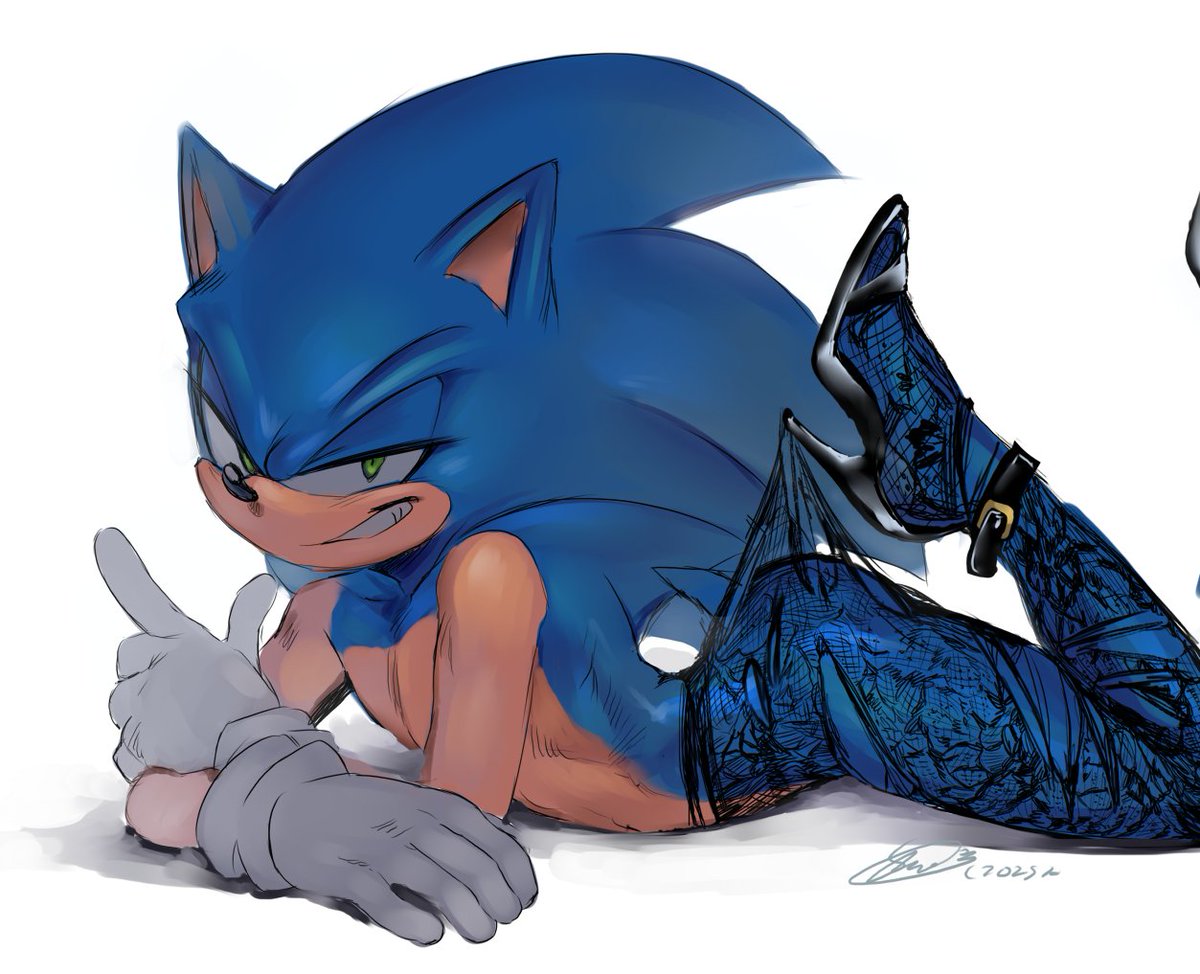 fsonic3's tweet photo. Which body style do you guys prefer? 🤣 #sonicthehedgehog https://t.co/ey7RKxwyNM