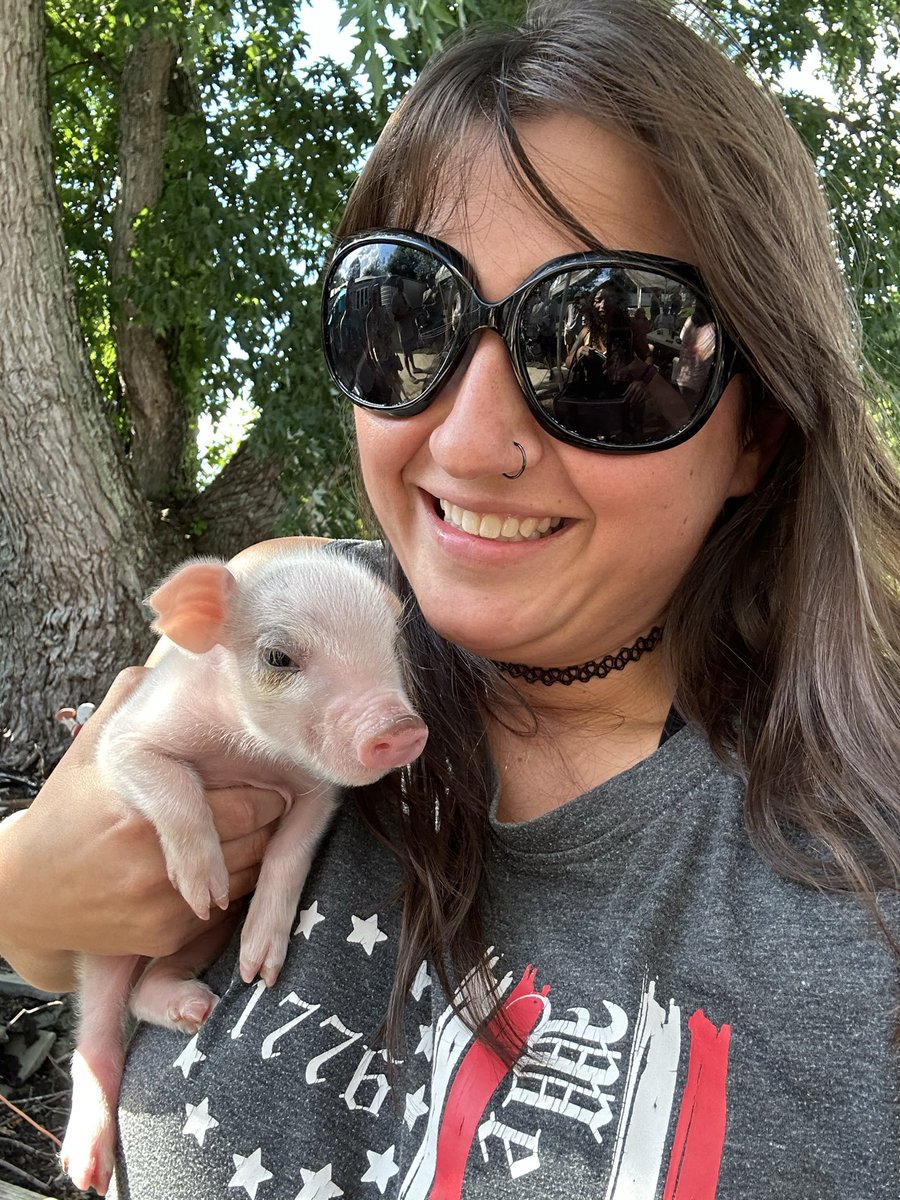 ConservativeGG3's tweet photo. I made a new friend today! Everybody, meet Charlotte!!
She is a week old, & she was saved by a local rescue group. She was the runt, so she was going to be murdered immediately. This is one of the many reasons why I’m vegetarian. 🐷🖤
#Vegetarian #BeKindToEVERYKind https://t.co/Gkw7bJAn5X