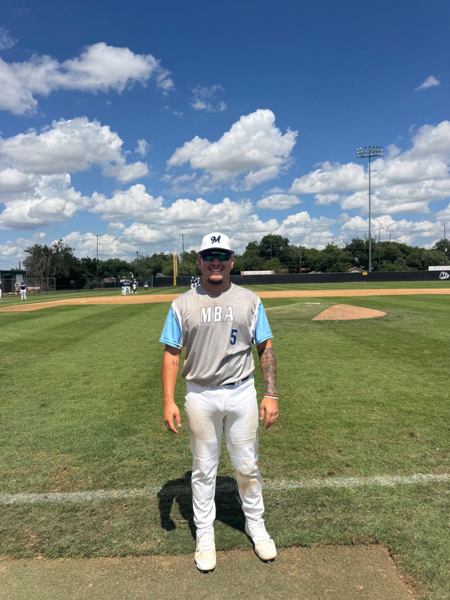 FiveToolTexas's tweet photo. F: @TheRealPitchman Marucci 10, @MBA_Baseball Mancha 10
PoG: Andres Marmolejo 1-2, 3R
Hitter: @GavinGarcia_5 1-1, 3B, 2 RBI, R, 2 BB https://t.co/utu0IvBw9y