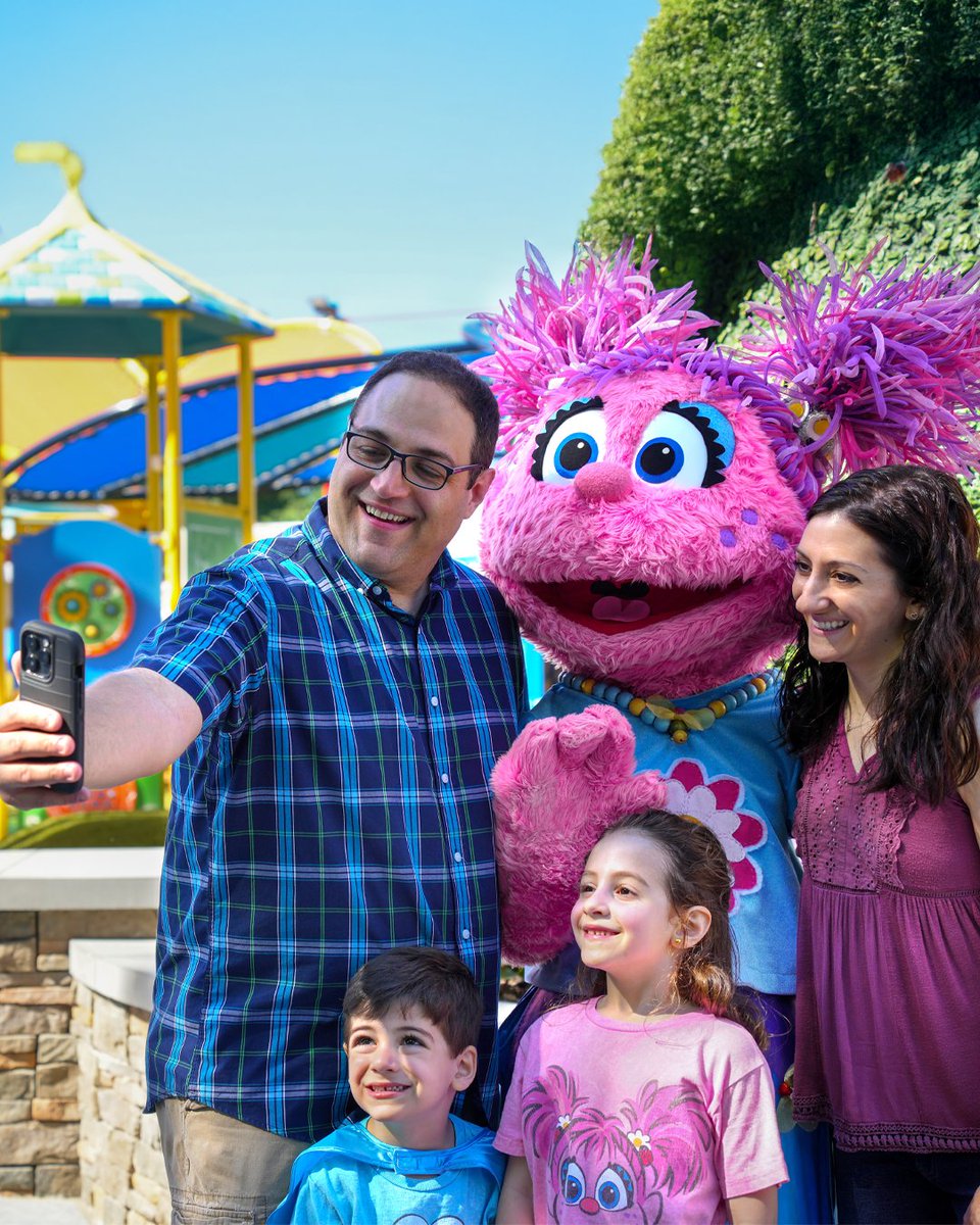 SesamePlace tweet picture