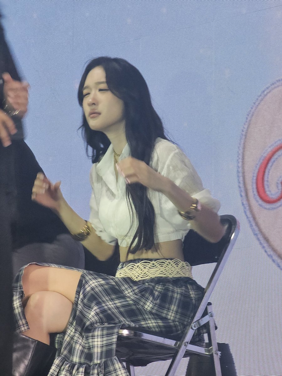 im_myouison2's tweet photo. We got HD photo, but her eyesight is in 144p 😭

FAYEATOM MEXICO FANMEET
#FayeAtom1stFMinCDMX https://t.co/OdDcWQOrNJ