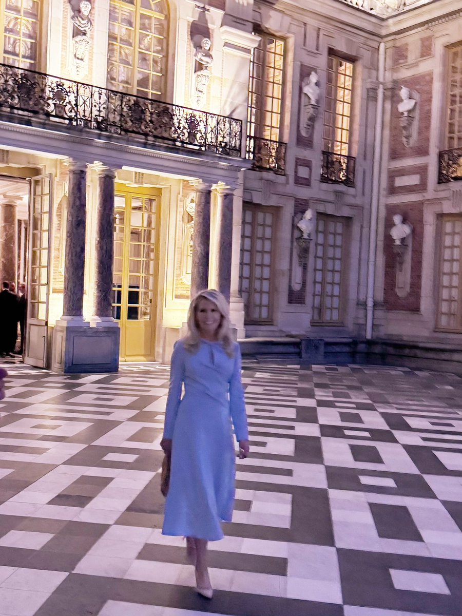 MonicaCrowley's tweet photo. Chateau de Versailles, June 17, 2026 🇺🇸🇫🇷

🎥: @IsaacApon_ https://t.co/LDBJAuxAw8