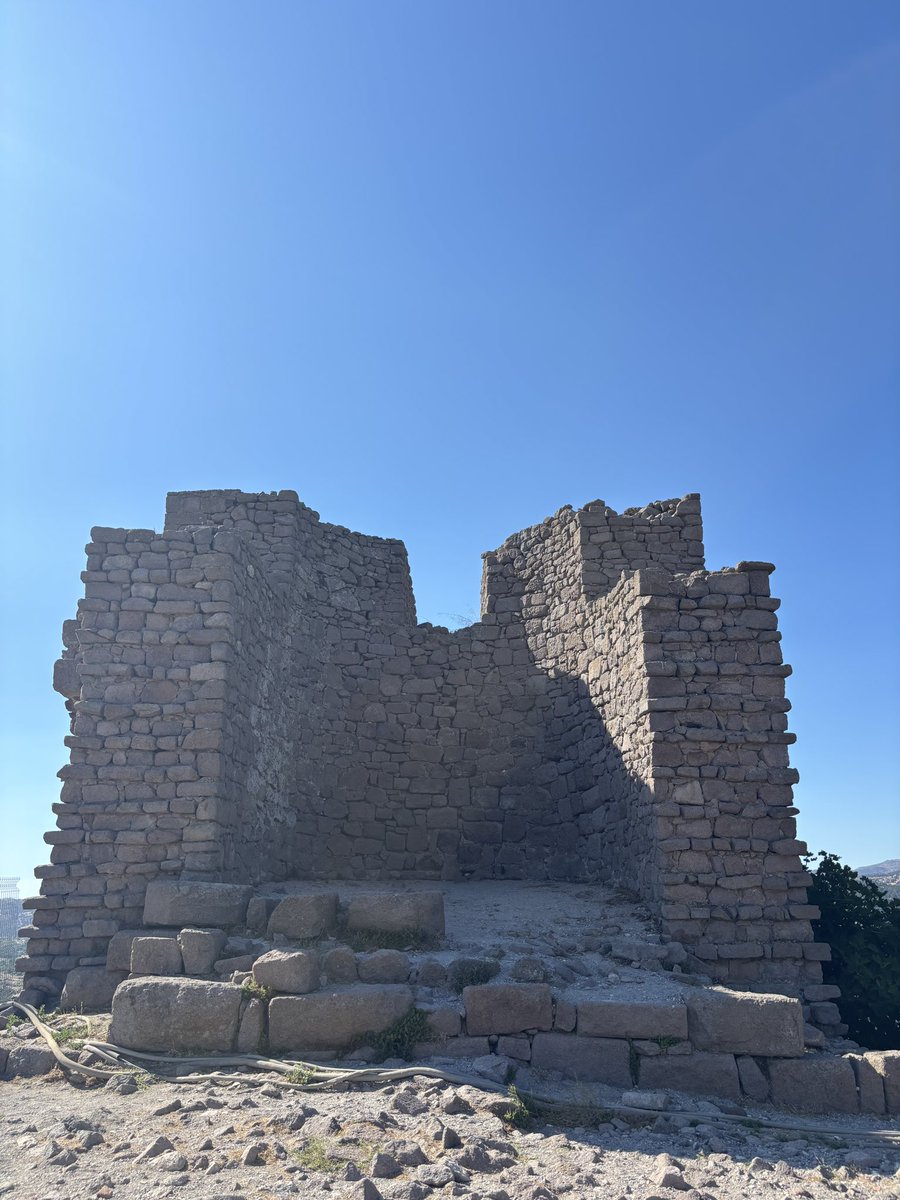 tuvavadi1's tweet photo. #Türkiye
#Çanakkale
#Assos
#TempleOfAthena https://t.co/Ygj8d5dFej