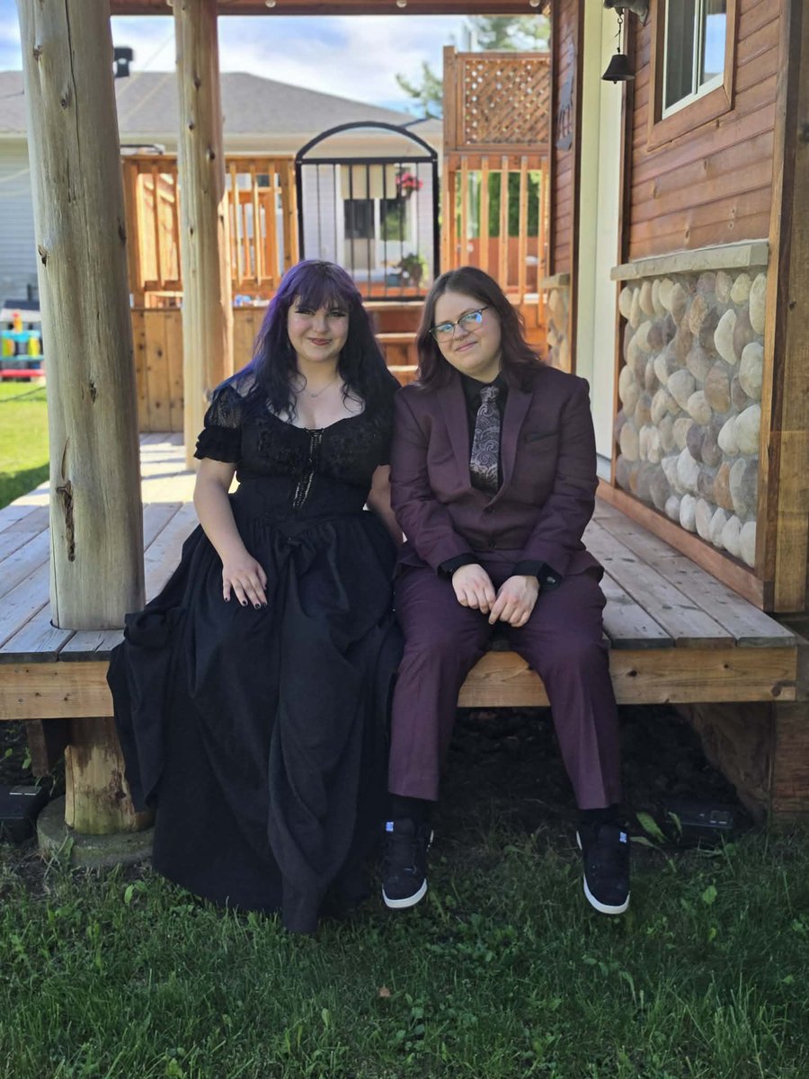 _yourgraduation's tweet photo. my fav pics from prom https://t.co/JnvEtWAg0F