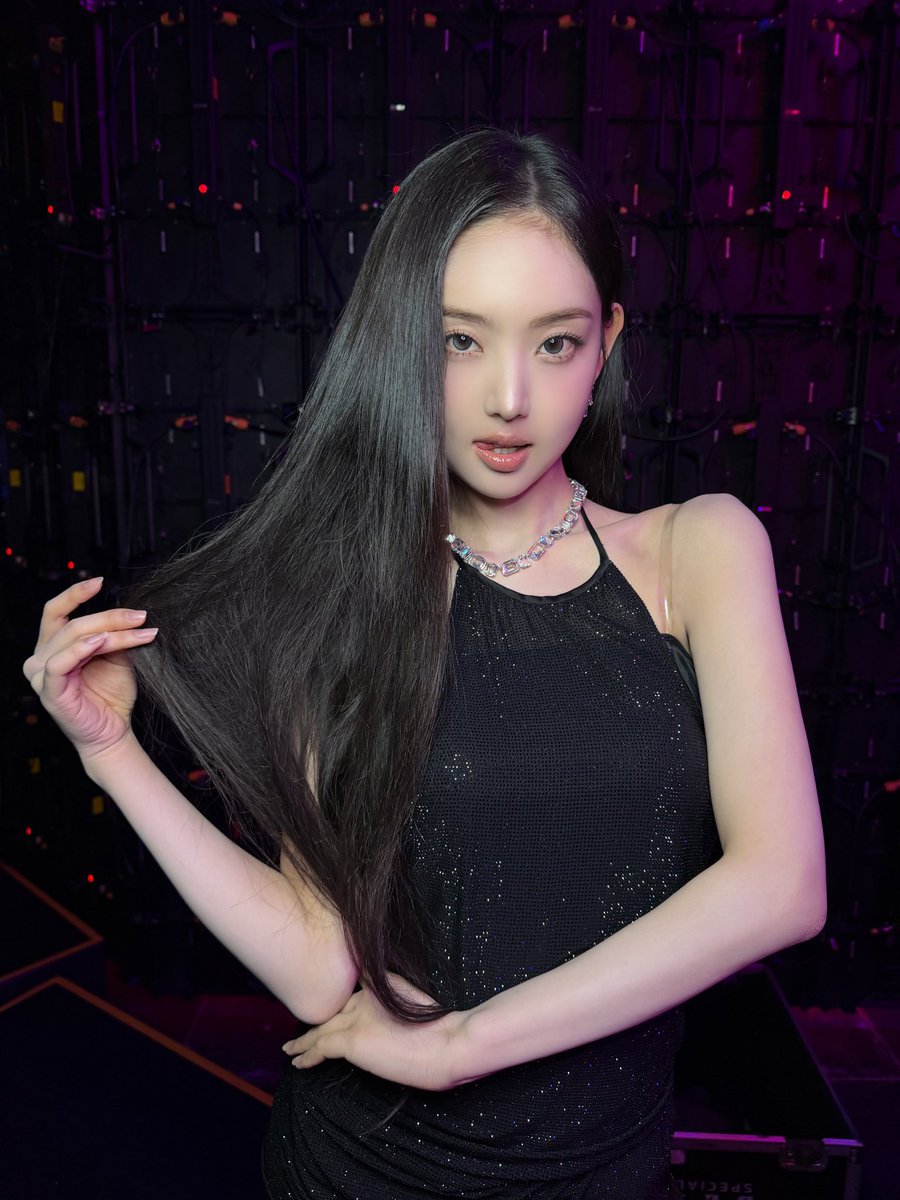 _hungliu's tweet photo. 完全可以理解為什麼祉禹送黑貓鑰匙圈給修旻 真的好像🐈‍⬛💕💕
키키都是溫暖可愛的人ㅠㅜ https://t.co/fmShekbLpA