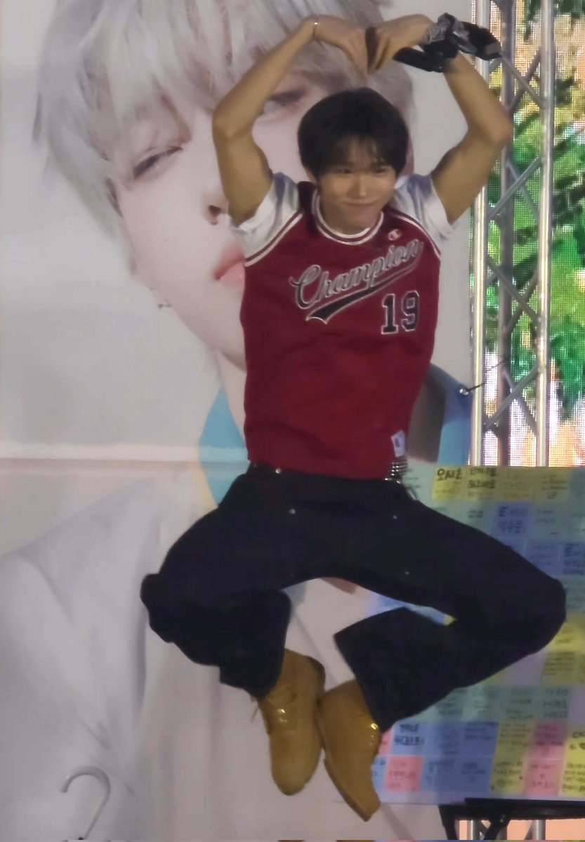 hiry00's tweet photo. #오래보재희_생일축하한댕
#MyTreeJAEHEEDay
#ジェヒと迎える_青い季節 
다치지말고 무럭무럭 자라는 재희가 되기를💚 https://t.co/X0Yhbt3kpZ