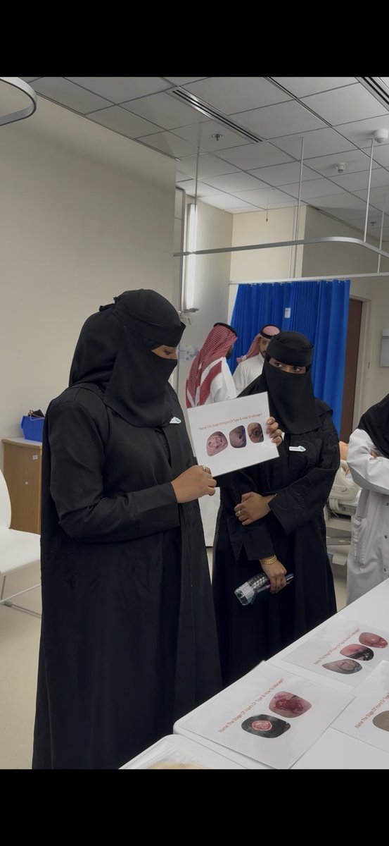 RN_CV2022's tweet photo. دورة الرعاية المتقدمة بالجروح 
جدا كانت اكثر من رائعه 👏🏻❤️‍🔥
#جامعة_الأميرة_نورة
#جمعية_الرعاية_المتقدمة_للجروح 
#AWCA 
#PN https://t.co/UjkBZP9rjH