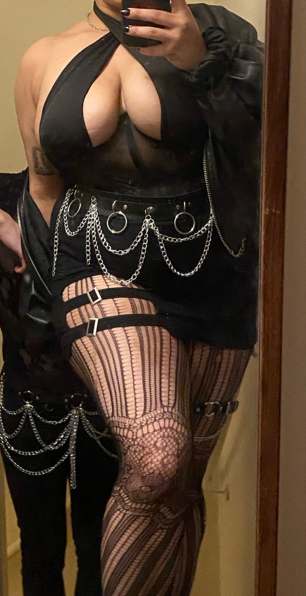 Beewatersx's tweet photo. If I see you out tonight in London you kneel down and kiss goddess’s shoes, okay?

#nsfwtwt findom uk ass butt lace stockings Brighton sph bm feet cash drain bristol goddess mixed race play https://t.co/zJxT51EkGd