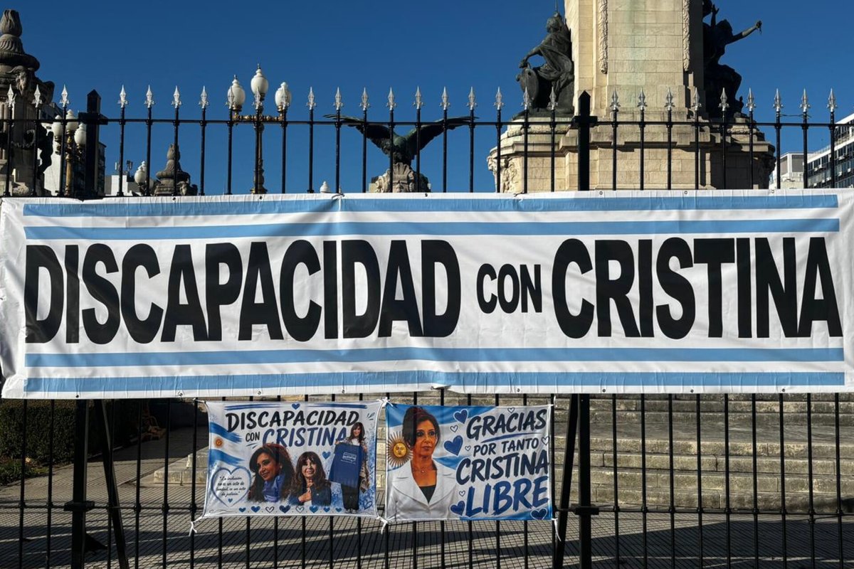 DiscapacidadNe's tweet photo. 🇦🇷 La Discapacidad está con Cristina.

Desde el colectivo de la discapacidad seguimos firmes en la defensa de nuestros derechos y de cada conquista alcanzada. 

@Sabbatella 
@MoniMacha 
@NuevoEncuentro_ 
@nebuenosaires https://t.co/Muq7yjyQJY