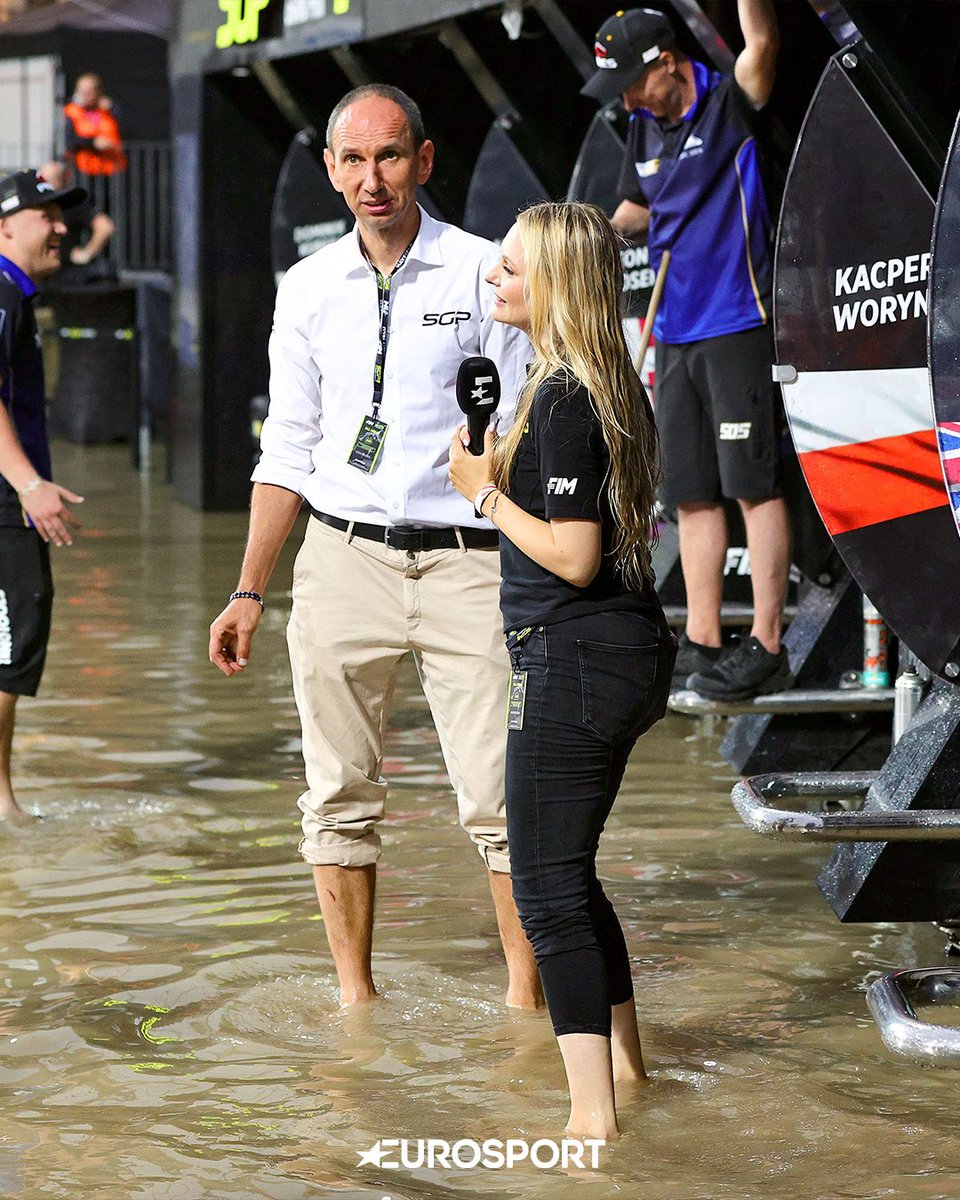 Eurosport_PL's tweet photo. Uprzedzając pytania: to zdjęcie to nie AI  🤭 🤭 🤭

#SGP #WroclawSGP #Eurosport3 https://t.co/NSUyxZVyJx