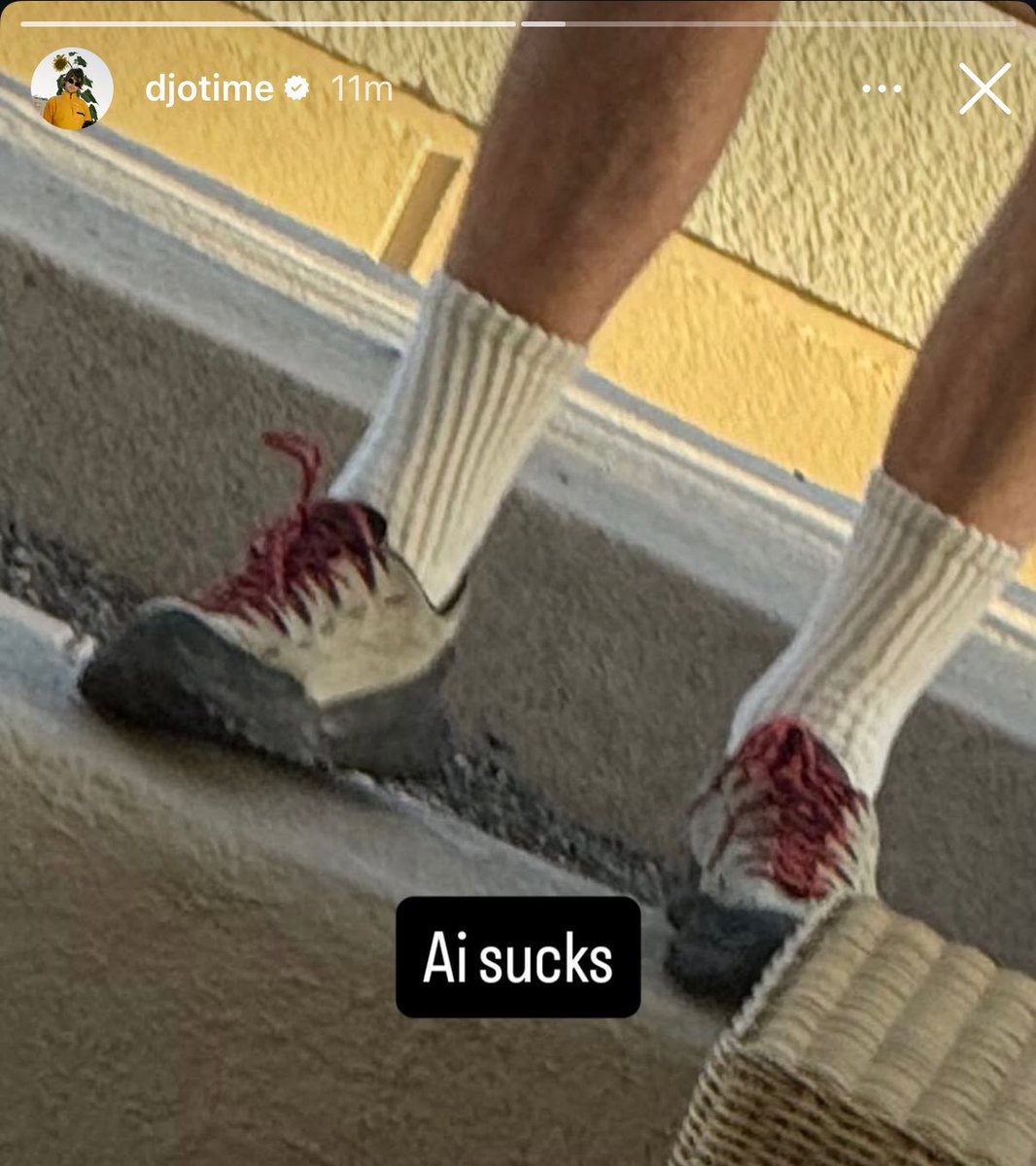 gloomxash's tweet photo. Feel like this needs to be reshared cause it’s not clocking for some people on the internet. https://t.co/1OTFpalkB9
