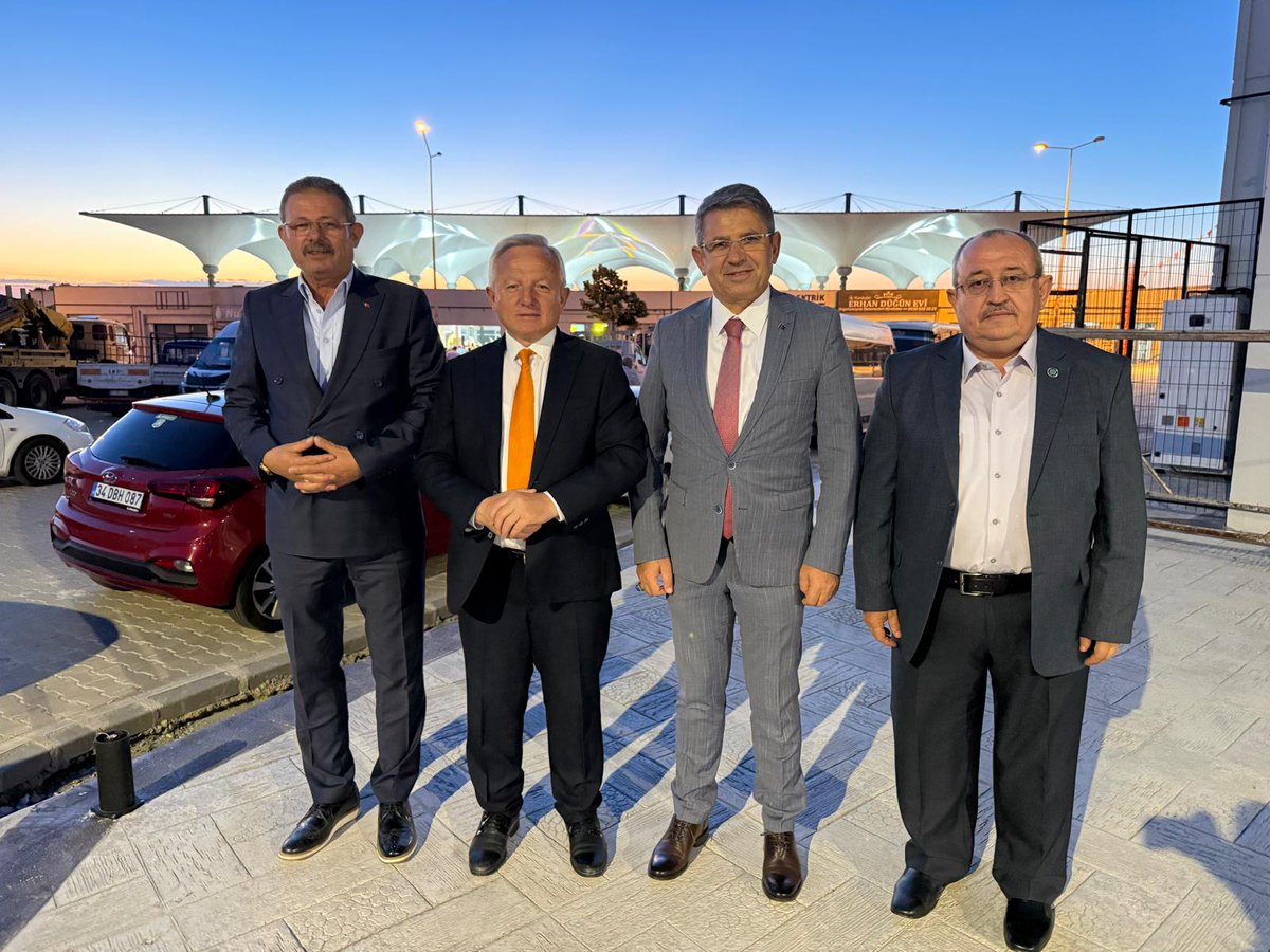 tdvsgm2001's tweet photo. Türk Diyanet Vakıf-Sen Genel Sekreterimiz Hilmi Şanlı, Genel Başkan Yardımcımız Fatih Şahin’in kıymetli evladının Edirne-İpsala’da gerçekleştirilen evlenme cemiyetine katılarak Genel Merkezimiz adına bu anlamlı günde mutluluklarına ortak oldu. Bu hayırlı birlikteliğin genç çiftlerimize ömür boyu huzur, saadet ve bereket getirmesini Cenab-ı Allah’tan niyaz ediyor; Fatih Şahin Başkanımızı ve kıymetli ailesini tebrik ediyoruz.

Allah mesut ve bahtiyar eylesin.

@HilmiSanlihilmi @ip