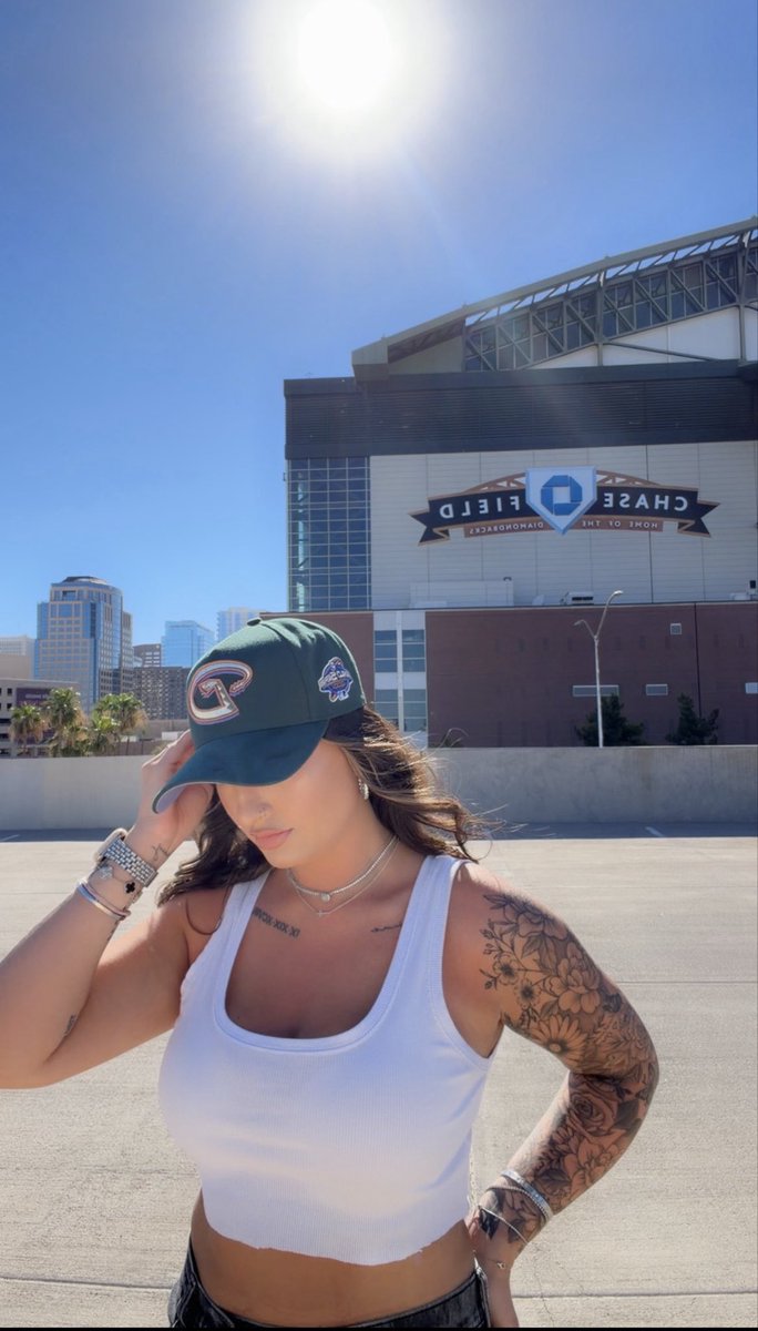 _KatelynRosee's tweet photo. How you feeling? https://t.co/Y3FREHgkq6