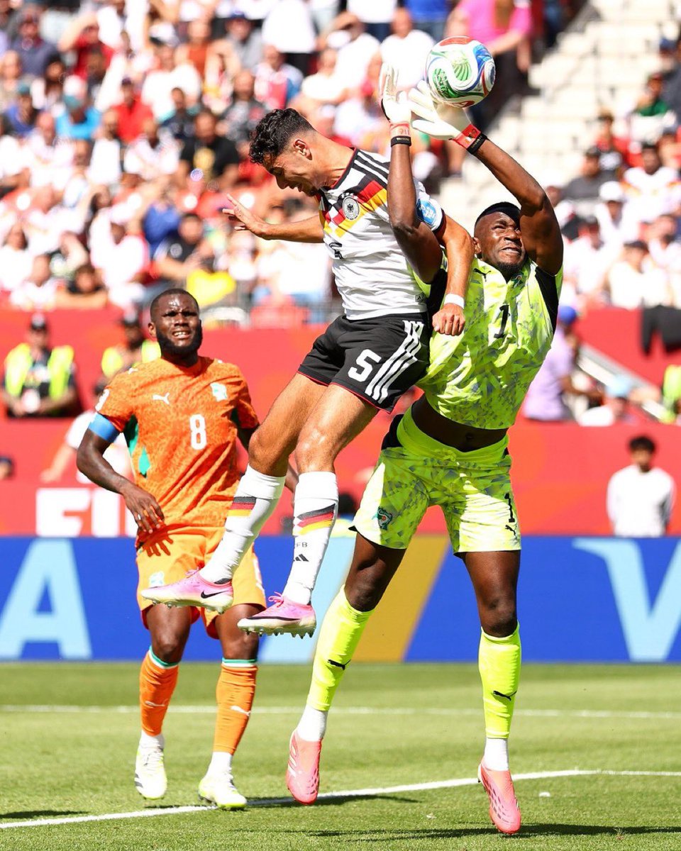 eze_preach's tweet photo. Why it wasn’t a goal for Germany 🇩🇪 https://t.co/vRjPwLoWt5