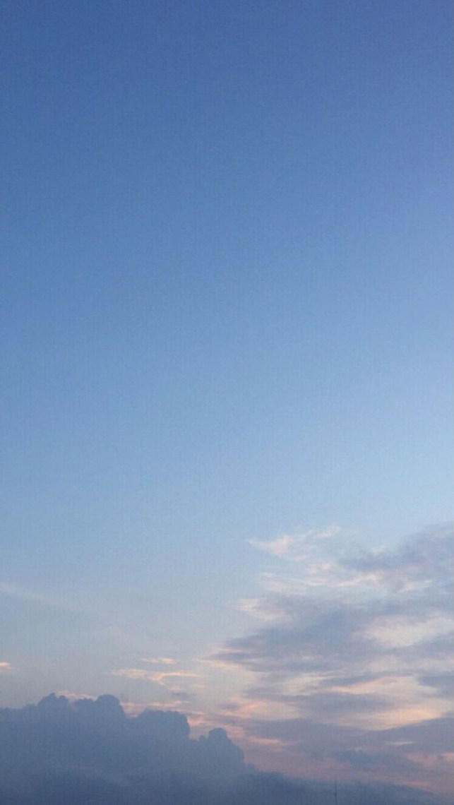 SarahDeMoniz's tweet photo. まあ明日はテザリングで仕事するかー
電話もネットも繋がらない https://t.co/8tdn9jOuk2