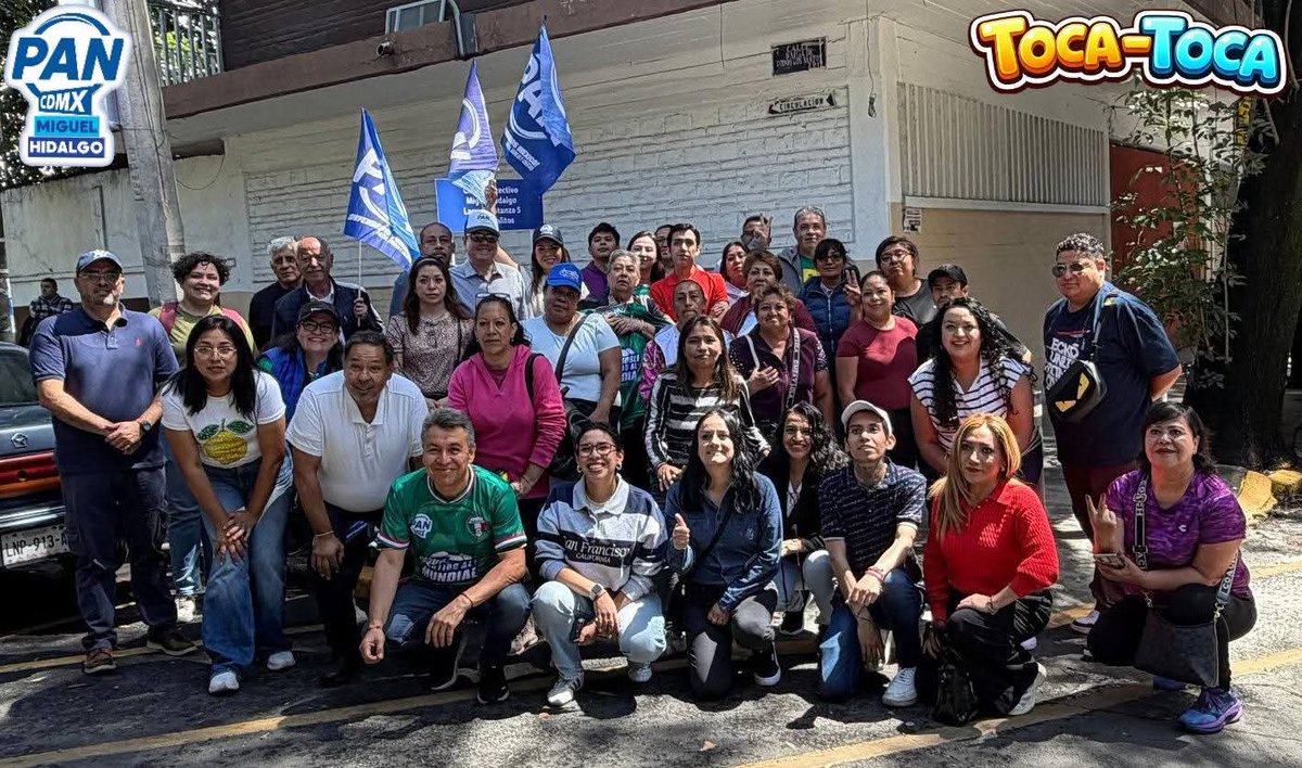 PAN_MH_CDMX's tweet photo. Seguimos en las calles, tocando puertas y escuchando a las y los vecinos.
Con cercanía, diálogo y trabajo en territorio, fortalecemos la confianza ciudadana y construimos una mejor comunidad.
#AcciónNacional #PANMiguelHidalgo
#PANCDMX https://t.co/PJ8hQrofMP