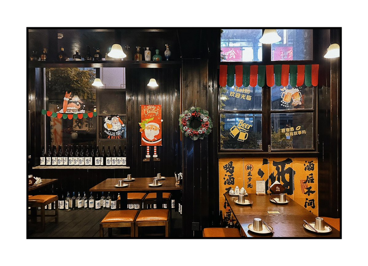 Amina99672176's tweet photo. Late night snack craving This tiny ramen shop in Tokyo serves hot tonkotsu ramen till 2AM—steamy, creamy, and the perfect pick-me-up after a long day. Come in, take a seat, your bowl’s waiting. https://t.co/F5aLLsUYFW