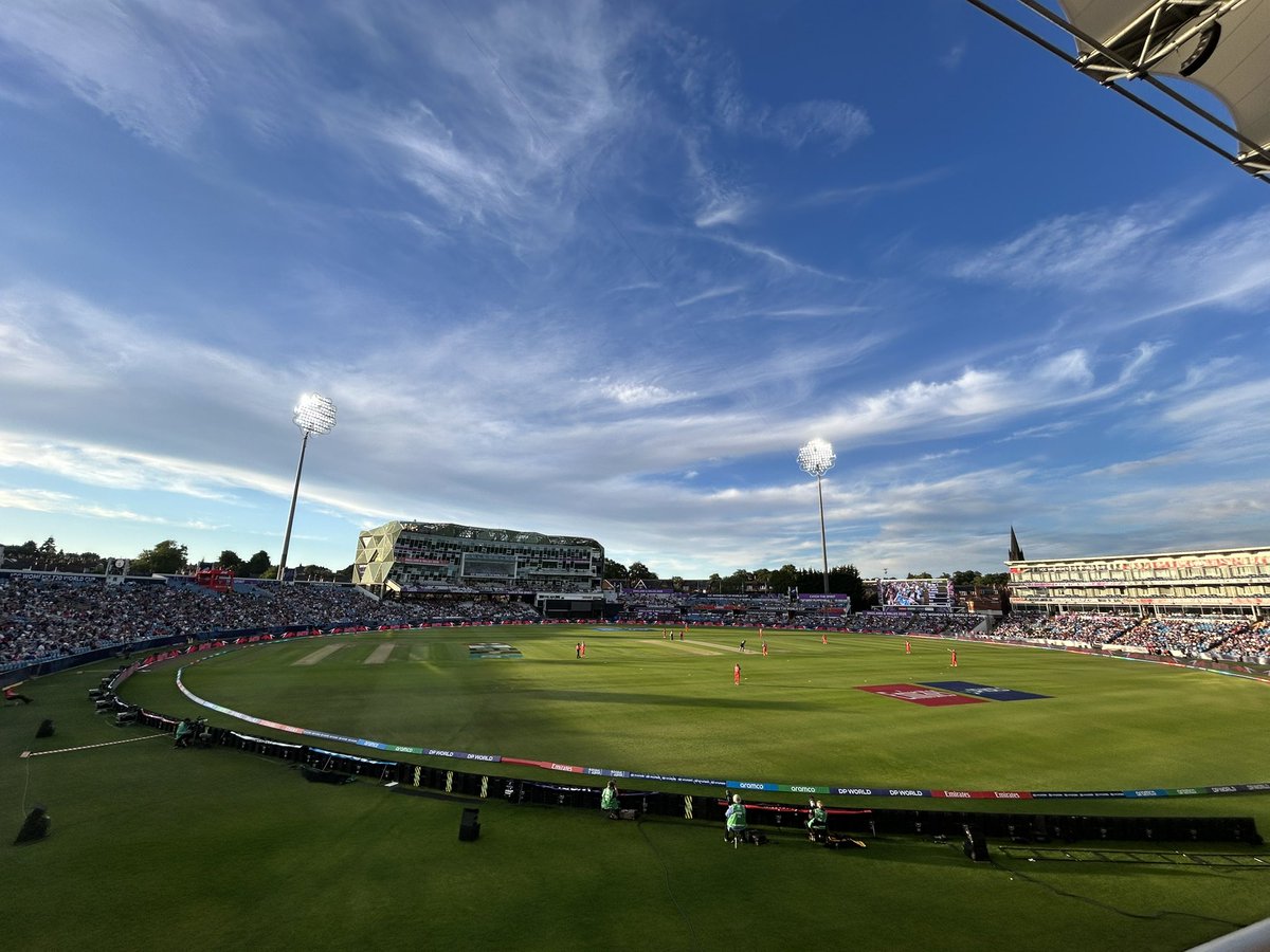 baracca47's tweet photo. Great time at Headingley watching @englandcricket beat Scotland.
Some @hantscricket players on show. Smith and Kemp played well.
#ENGSCO https://t.co/S86gGTTmk4