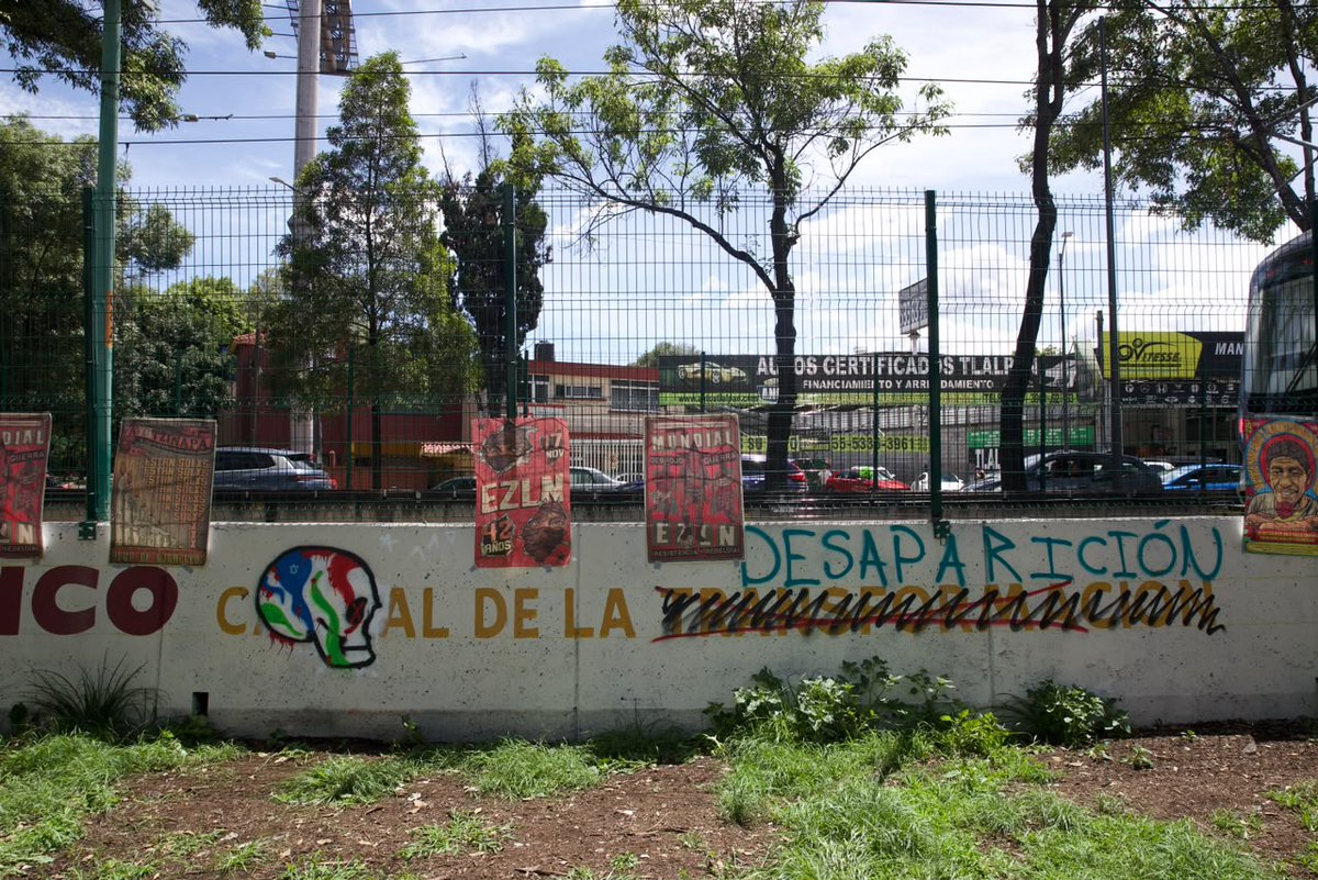 El_Universal_Mx's tweet photo. 🚧 Integrantes de Damnificados Unidos del Multifamiliar, junto con colectivos de búsqueda y organizaciones sociales, bloquearon Calzada de Tlalpan a la altura de la estación Las Torres del Tren Ligero.

#Fotos: Osmar Alvarado | EL UNIVERSAL 📸 https://t.co/Uzz2ZtyPZf