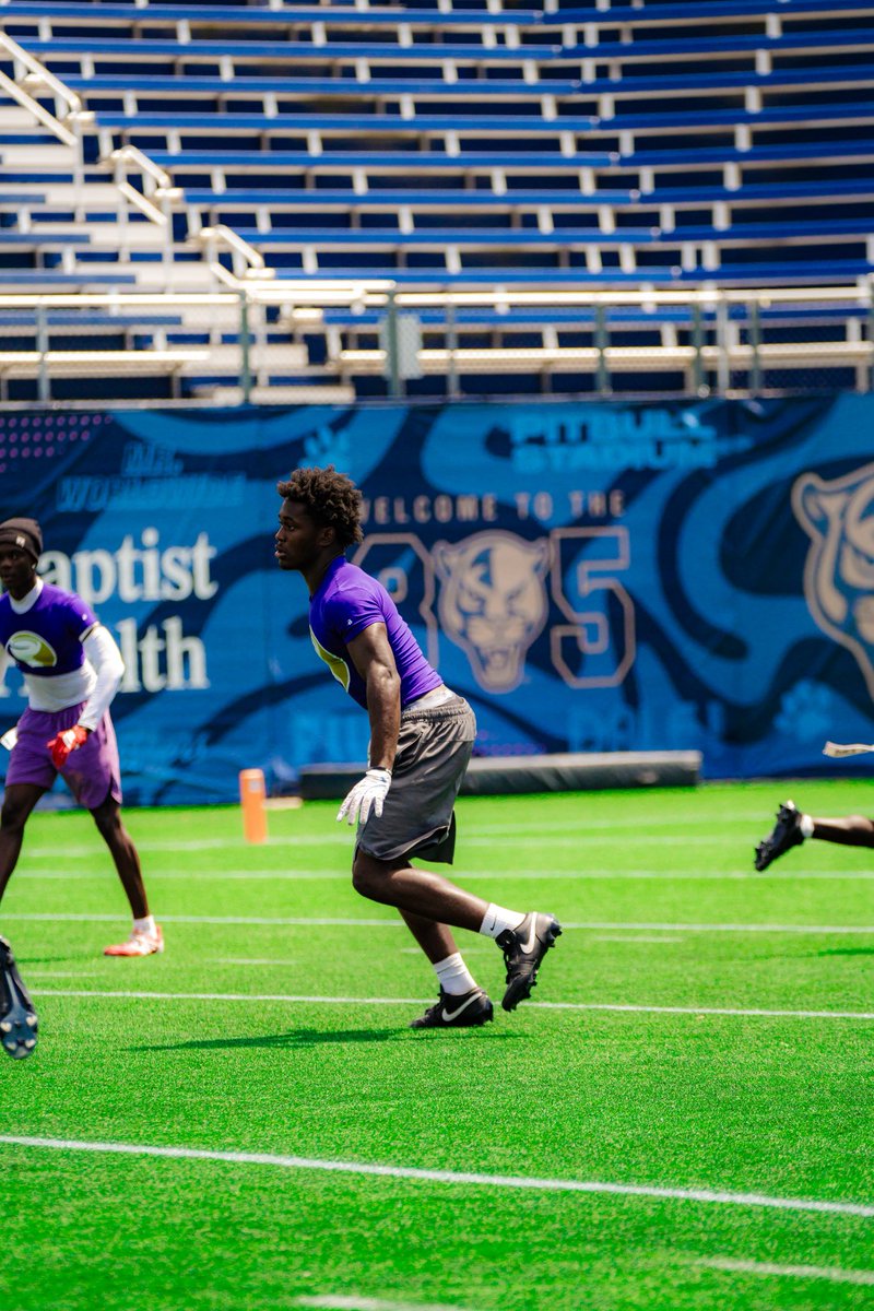 kycashmain's tweet photo. Had a great time competing at @FIUFootball 7 on 7! @CoachWoodsC @coachshayhowell @CoachLittles @Andy_Villamarzo @in_huddle @PrepRedzoneFL @HTBAnthony @DonCallahanIC @NP_Florida @ChadSimmons_ https://t.co/A9pdi1VZMG