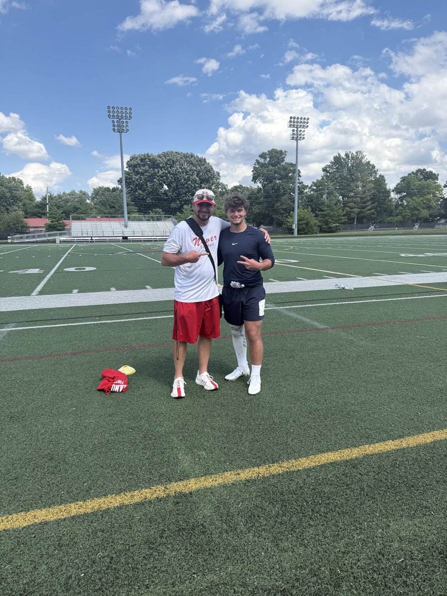 Landon_Gaskin40's tweet photo. Had a very productive day today at the Junior Day Camp at @UIndyFB. Thank you for an elite day of work and feedback to the coaches.  Great talking with some coaches after. Looking forward to staying in touch. 
#bethehammer
@DLCoach_Danford @CoachGrant74 @CoachRobinson77 @CoachWatkinsTC @CoachGeiger_ @CoachYoung41 

@IndianaPreps @PrepRedzoneIN @gobigrecruiting @DeBree_Football @SidelinePreps @IndyWeOutHere