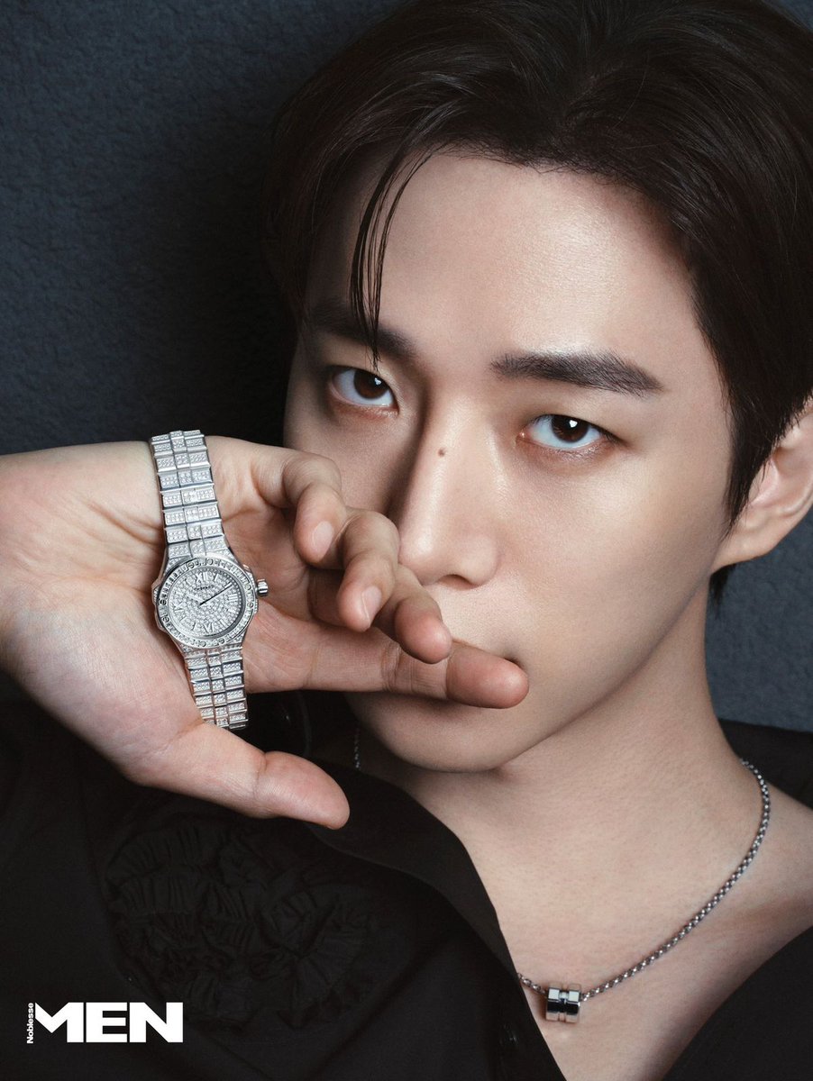 cashenica_ljh's tweet photo. 🚨 URGENTE! 🚨
Segundo a mais recente pesquisa do 'Instituto de Pesquisa Data Anica', Lee Junho acaba de ser oficialmente eleito o HOMEM MAIS SEXY DO MUNDO.
A comissão avaliadora analisou diversas evidências e concluiu, por unanimidade, que as duas provas abaixo são irrefutáveis:

– #LEEJUNHO #이준호