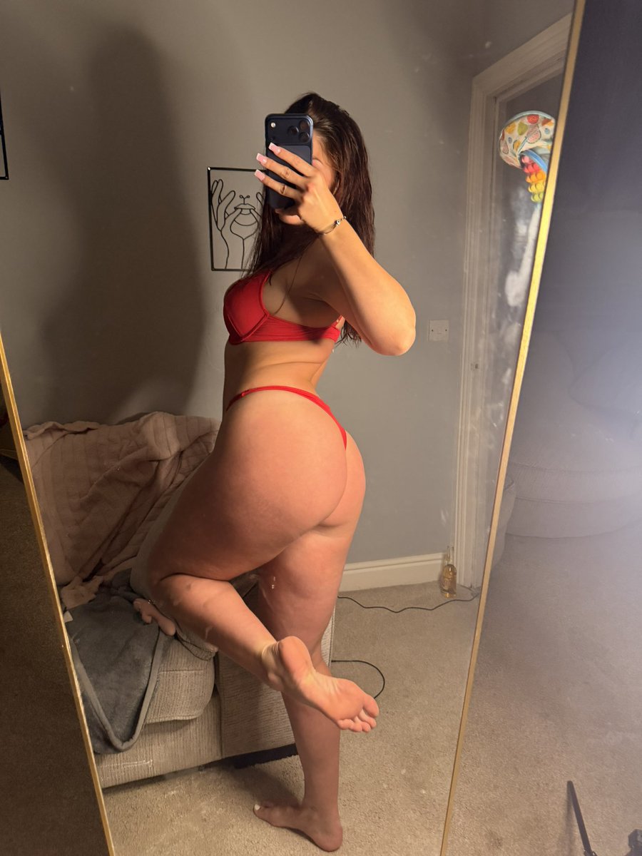 Missrhiownsyou's tweet photo. Big back brat😏 https://t.co/eFfyLi0Pfw