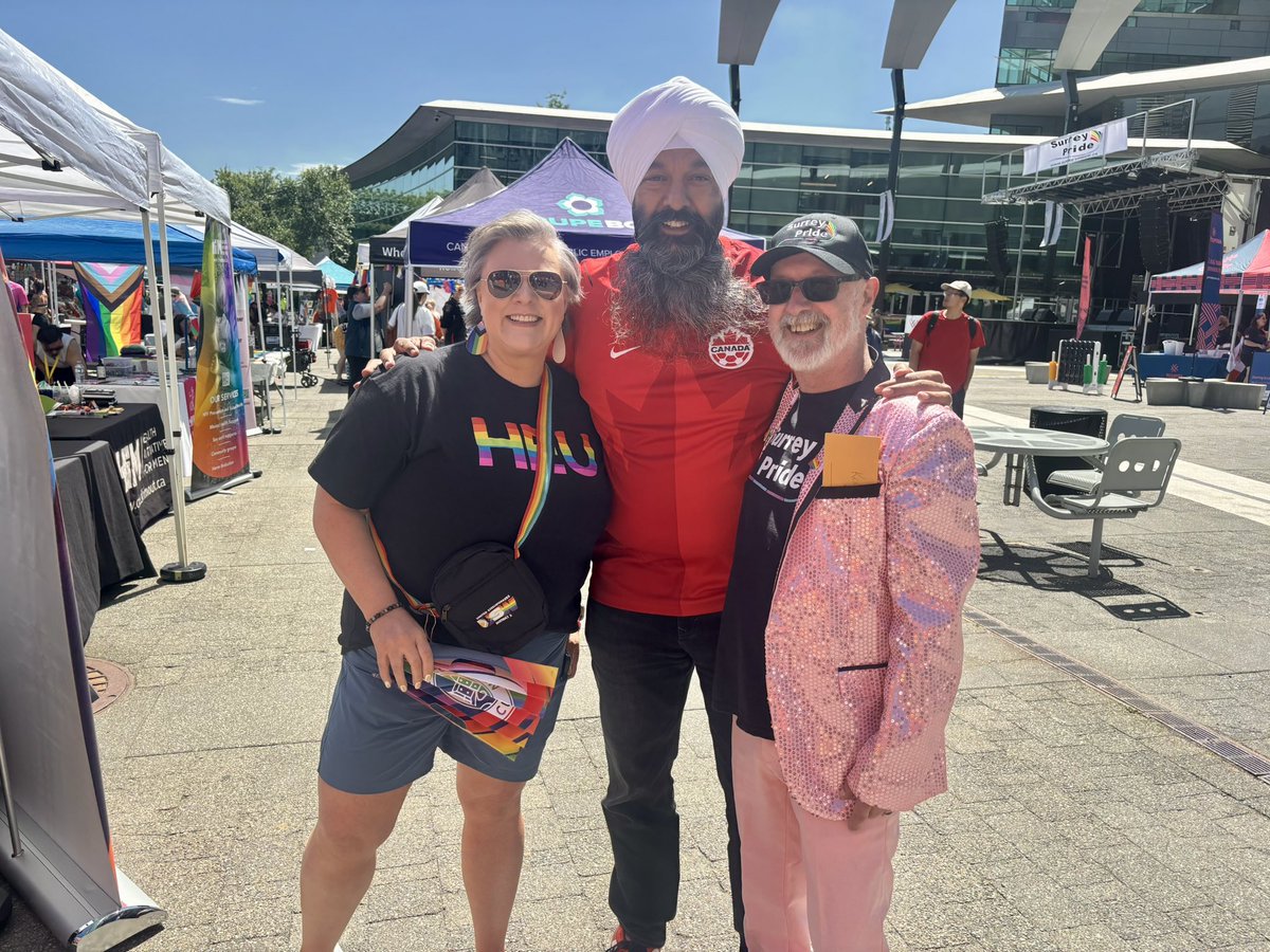 randeepssarai's tweet photo. Happy Pride #Surrey!

A great day to be out in Surrey Centre celebrating Pride season as we work to build a community—and a world—where everyone can live authentically, safely, and with dignity, free to be who they are and love who they love. Happy Pride! 🏳️‍🌈 https://t.co/wxd9RuouyT