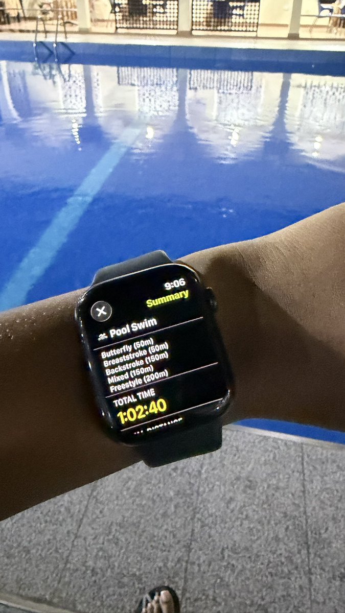 Joy_Nahza's tweet photo. Guess who made it to cardio? Instead of me to be fat, let water carry me. 🥲
Rain tried but I won. 

Who told Apple Watch that I did butterfly? Lamba. 
I can’t even do it. 😩 https://t.co/KCr88Ga822