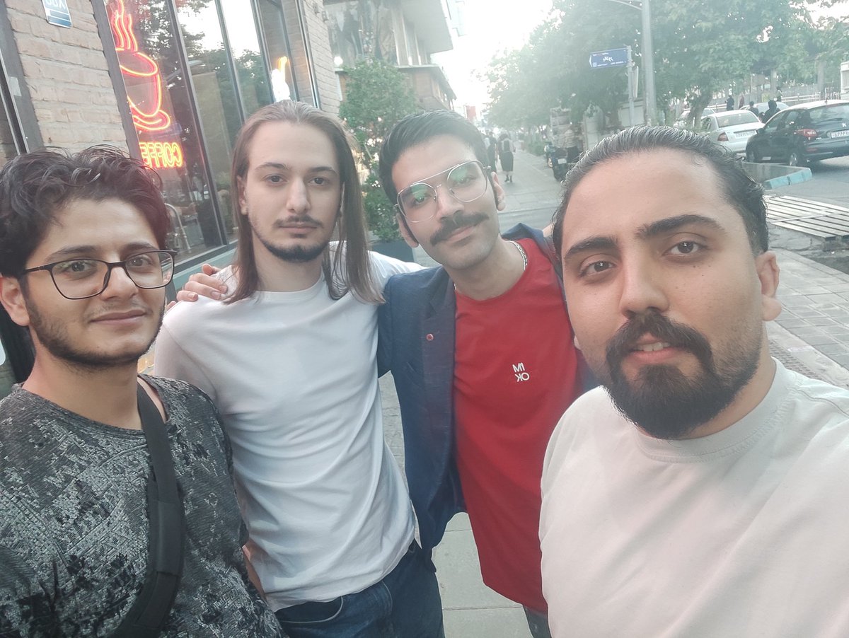 Amiretune's tweet photo. سه رسانه، سه نگاه متفاوت، یک هدف مشترک؛ این فقط یک عکس نیست، آغاز یک مسیر جدید است. https://t.co/F1JIUd2knk